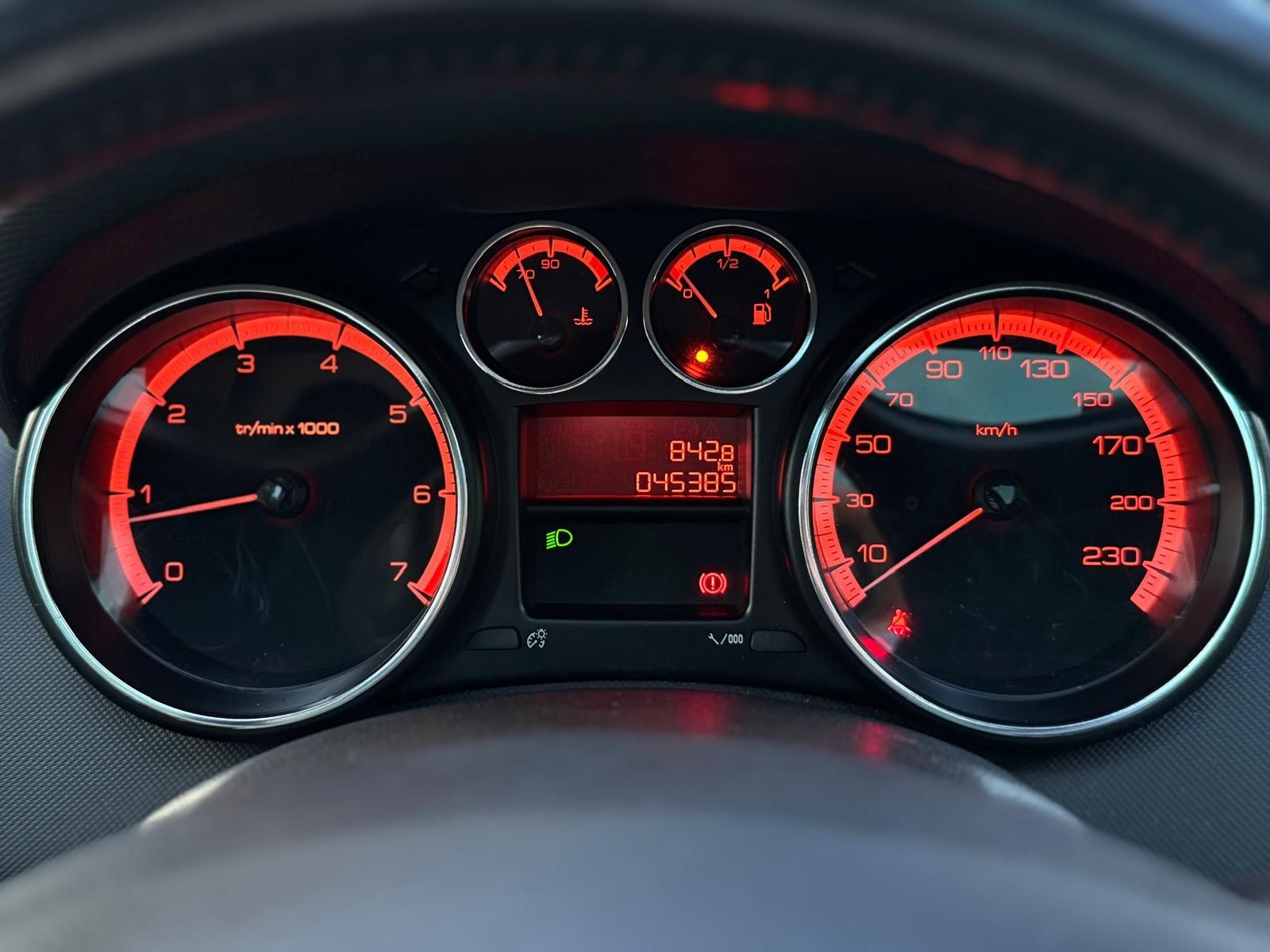 Peugeot 308, 1.6i 1.MAJ. ČR GARÁŽOV. 45tkm - fotka 5