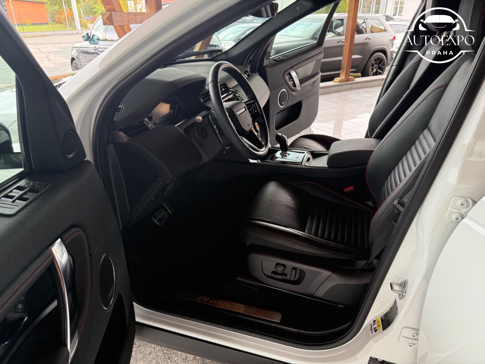 Land Rover Discovery, Sport R-Dynamic SE AWD - fotka 6