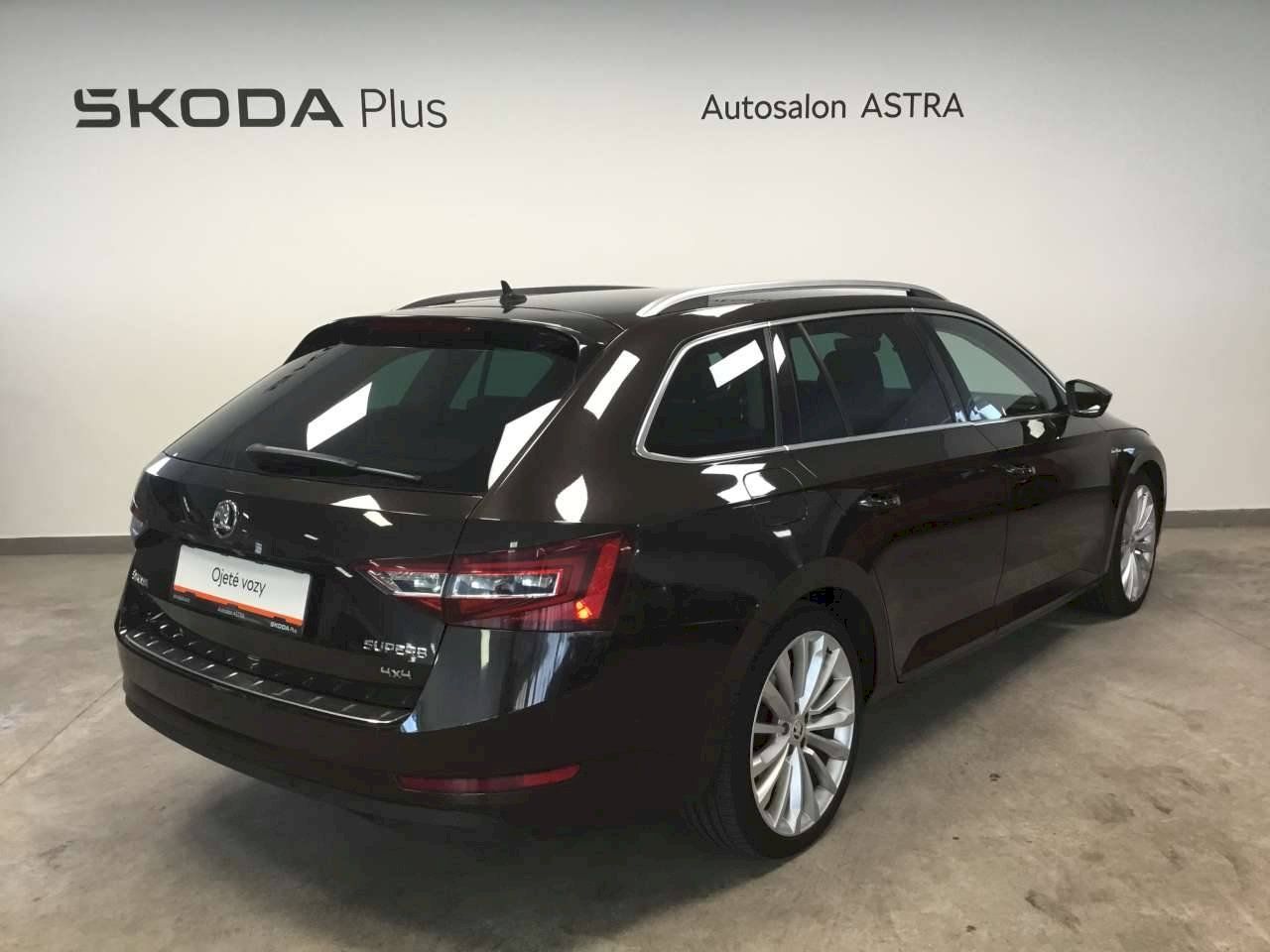 Škoda Superb, Combi L&K 4x4 DSG 2.0 TDI 140 - fotka 2
