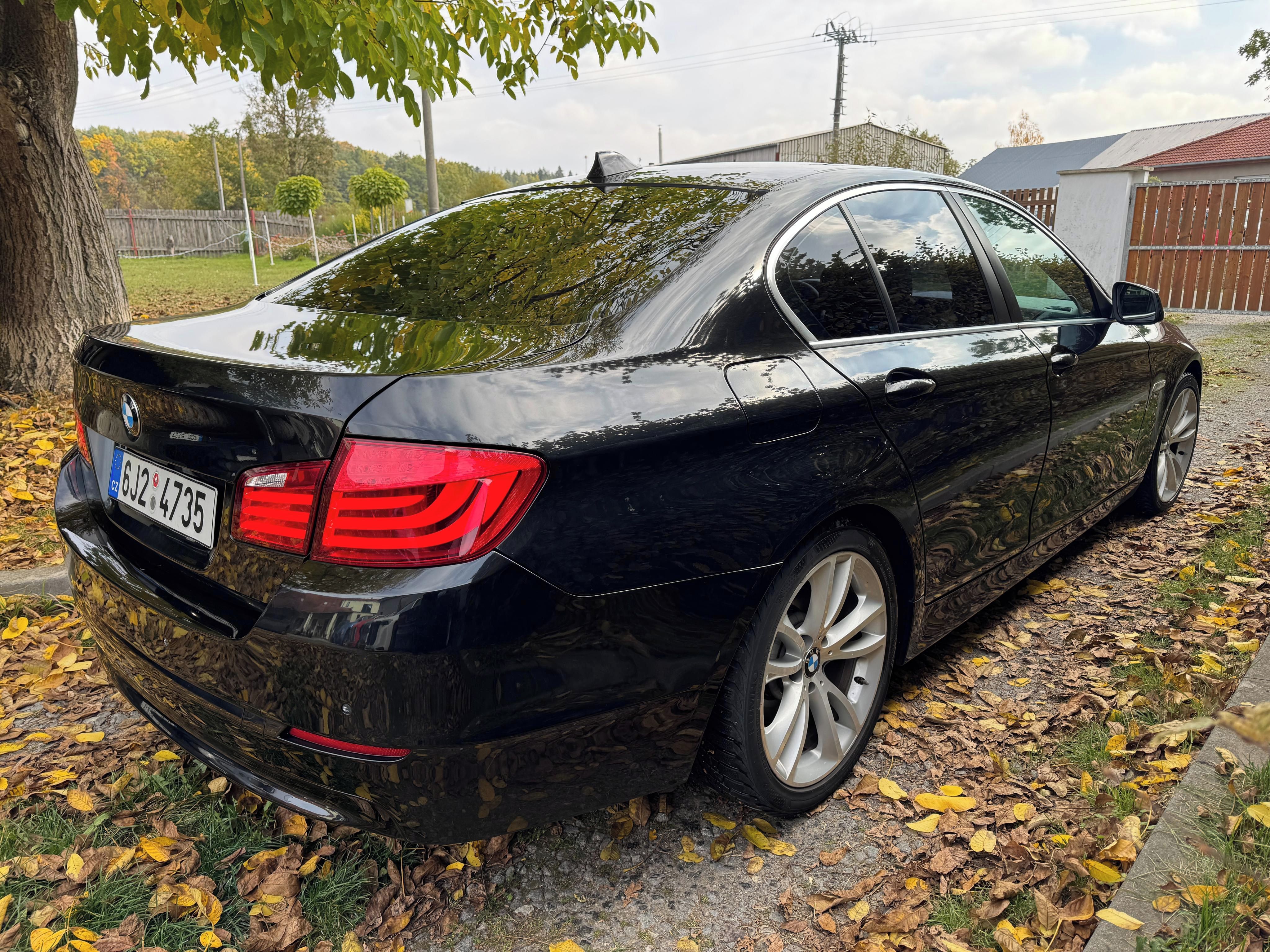 BMW Řada 5, F10 523i/530i zadokolka ,manuá - fotka 4