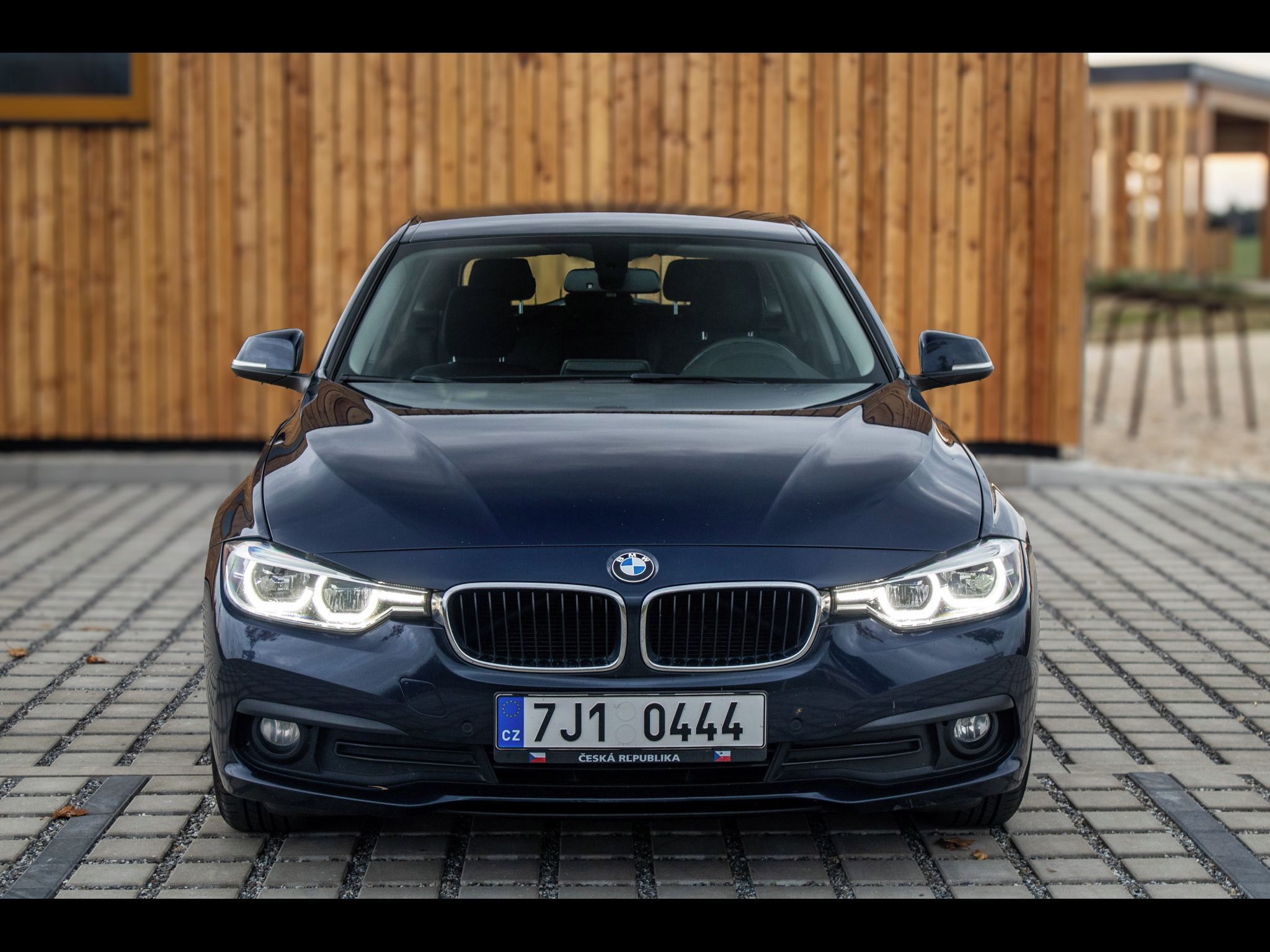 BMW Řada 3 - fotka 2