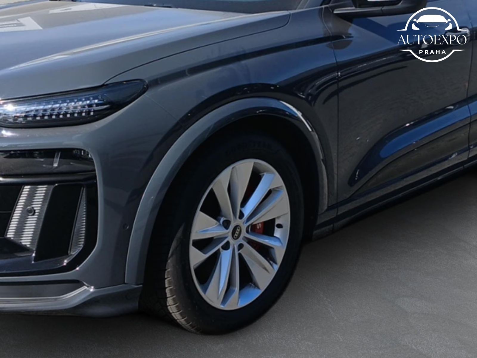 Audi e-tron, SQ6*edition one grey * - fotka 4