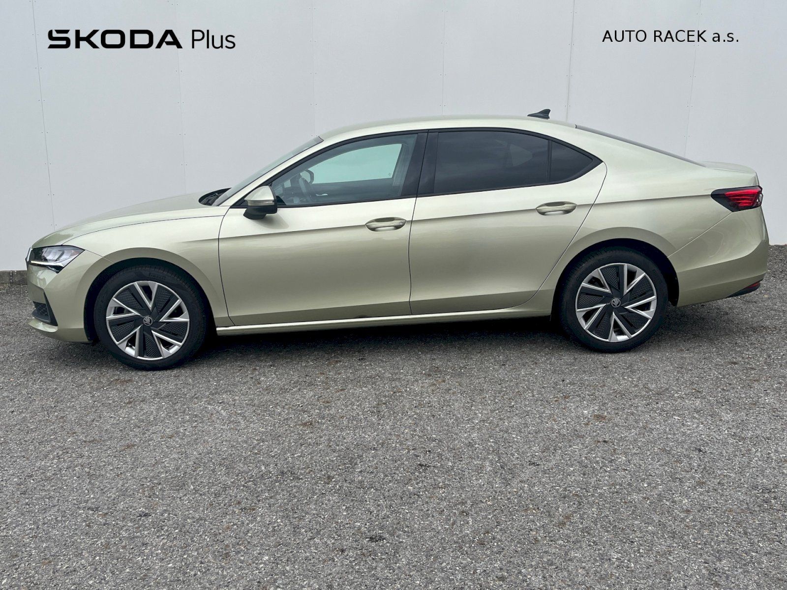 Škoda Superb, 1.5 TSI 110kW Selection DSG - fotka 3