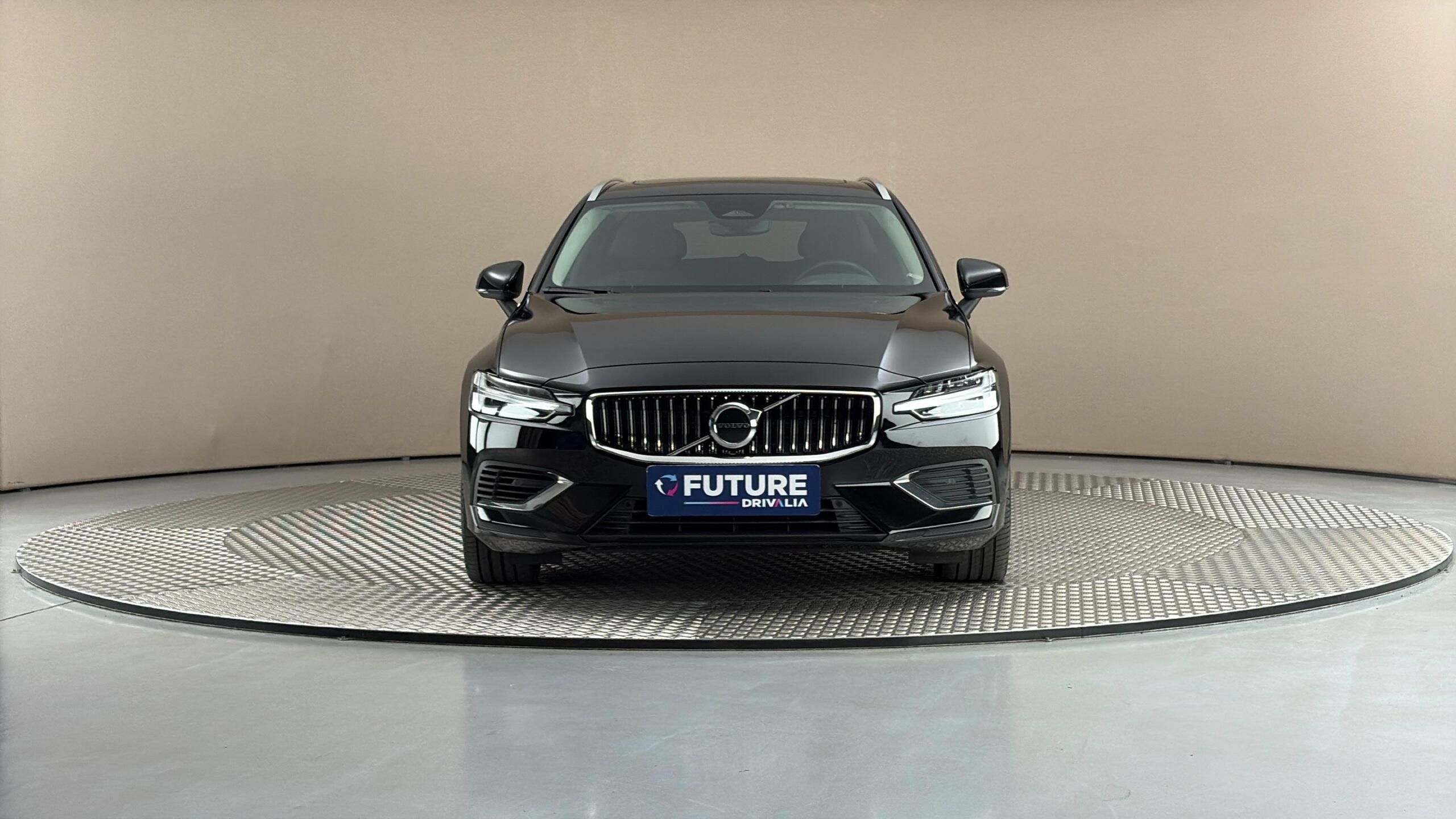 Volvo V60, 2.0 T6 AUT AWD Recharge Plus B - fotka 3