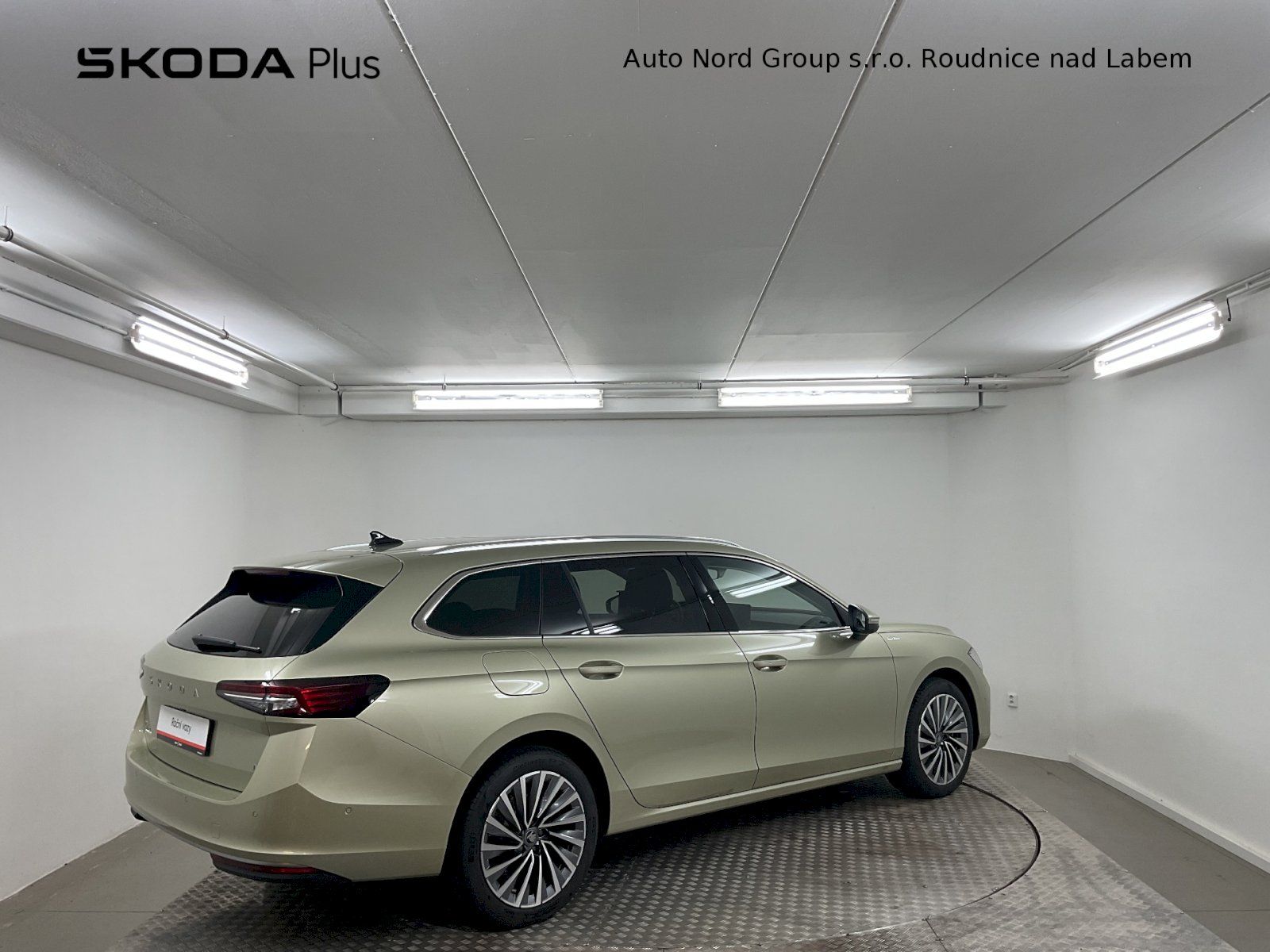 Škoda Superb, Laurin & Klement 1.5 TSI iV / - fotka 2