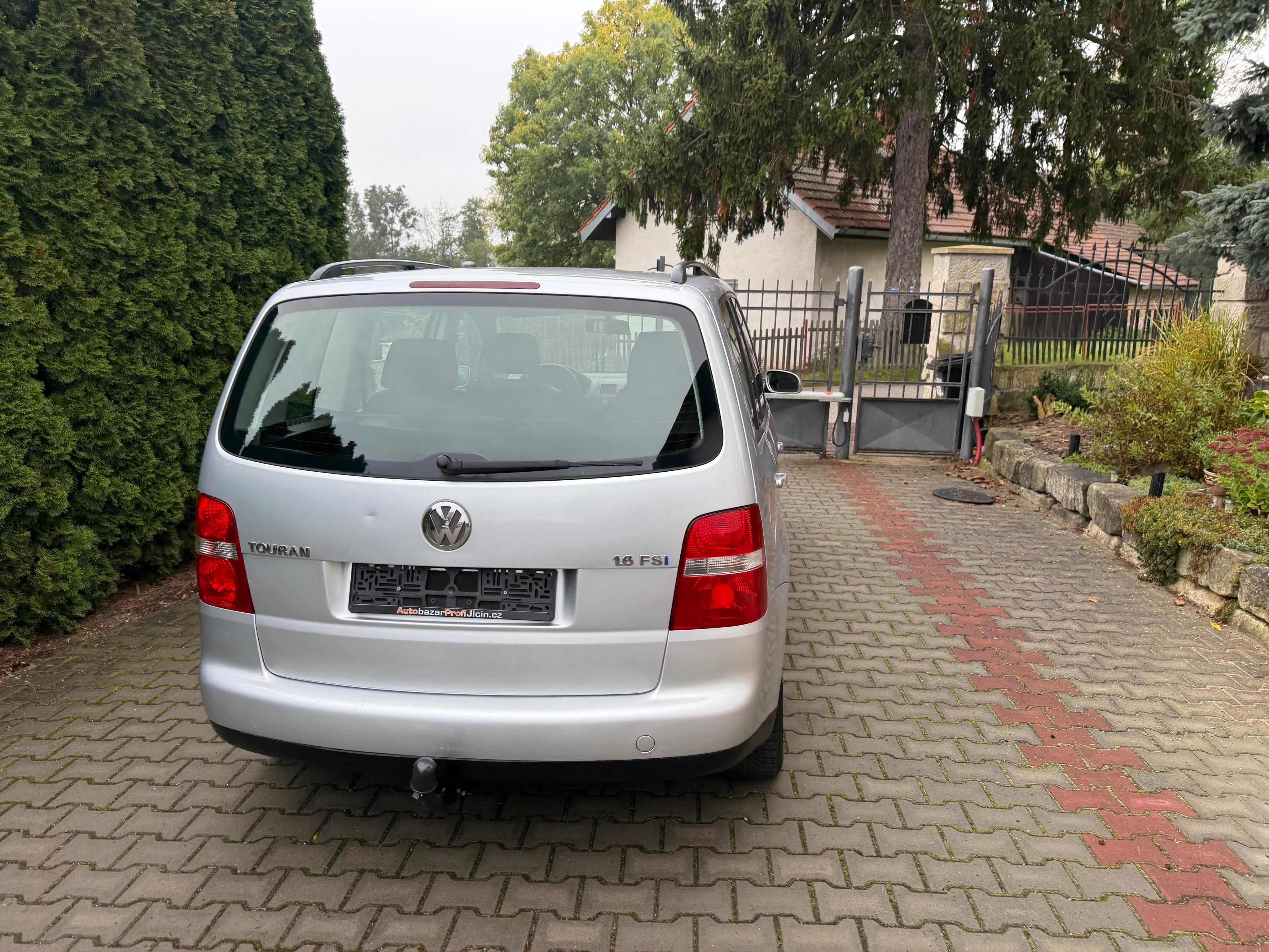 Volkswagen Touran, 1,6FSi Nová STK,Tažné, servika - fotka 5