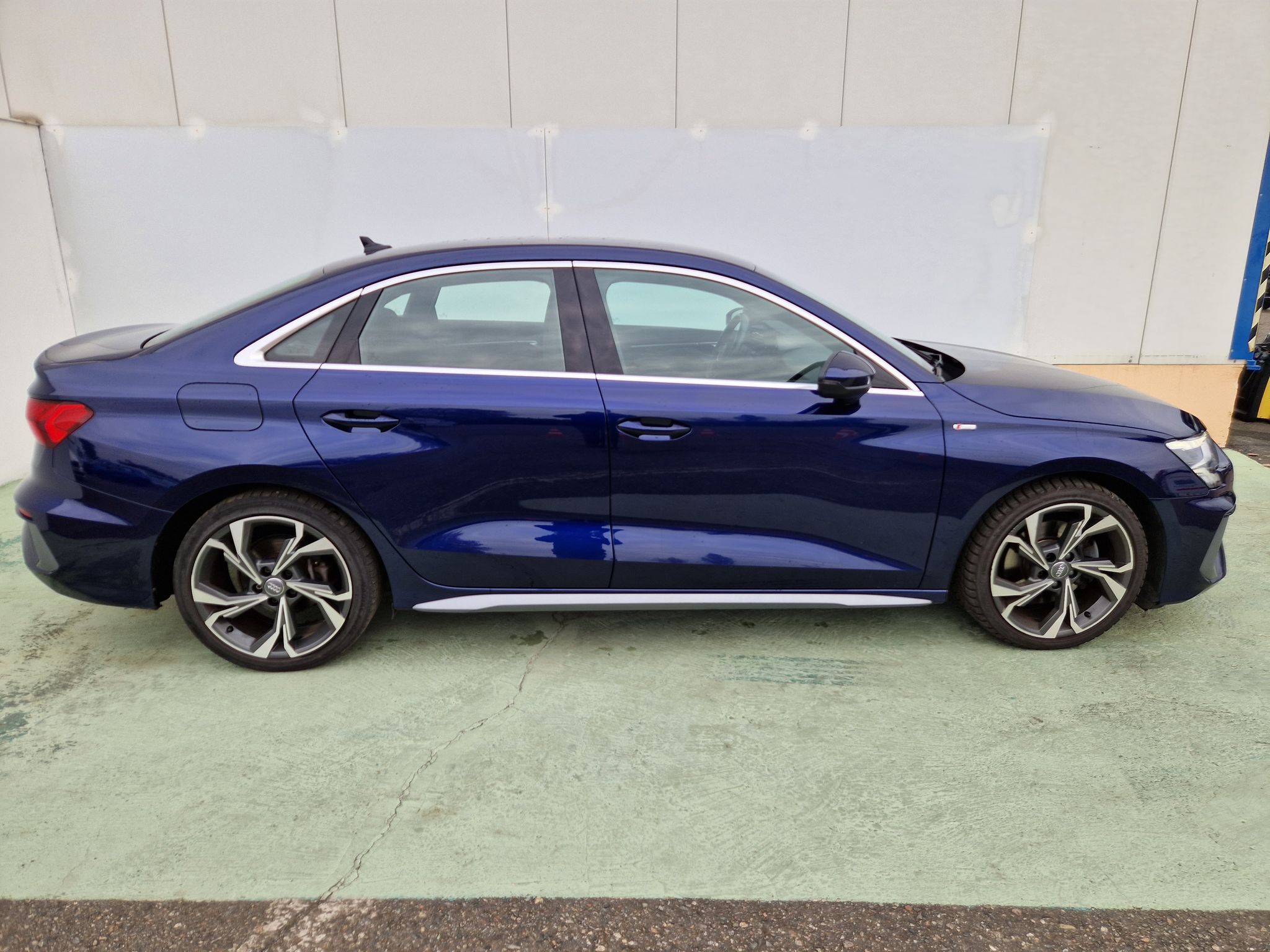 Audi A3, S-Line 35 TFSI - fotka 5