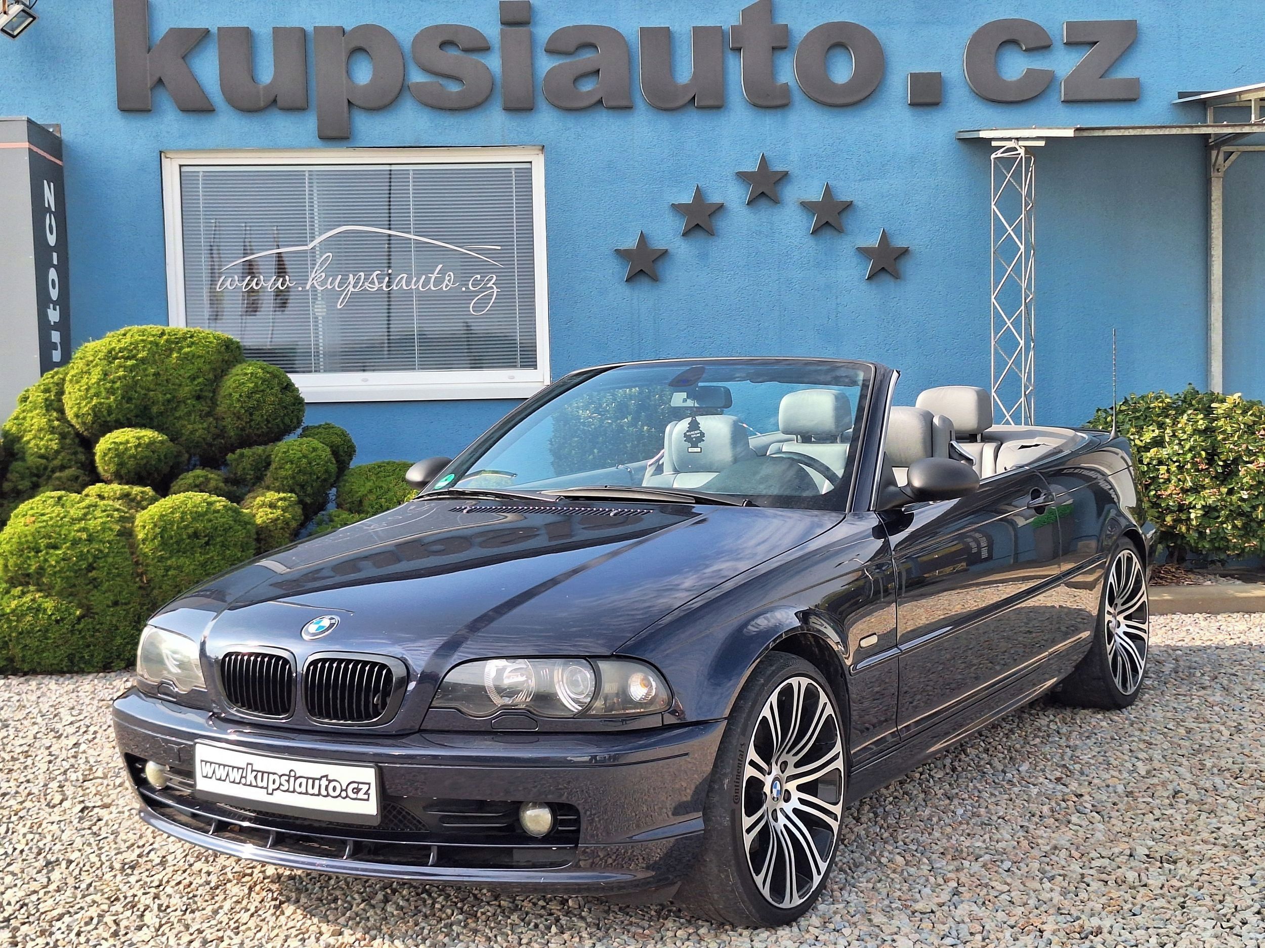 BMW Řada 3, 325i Cabrio SERVISKA - fotka 2