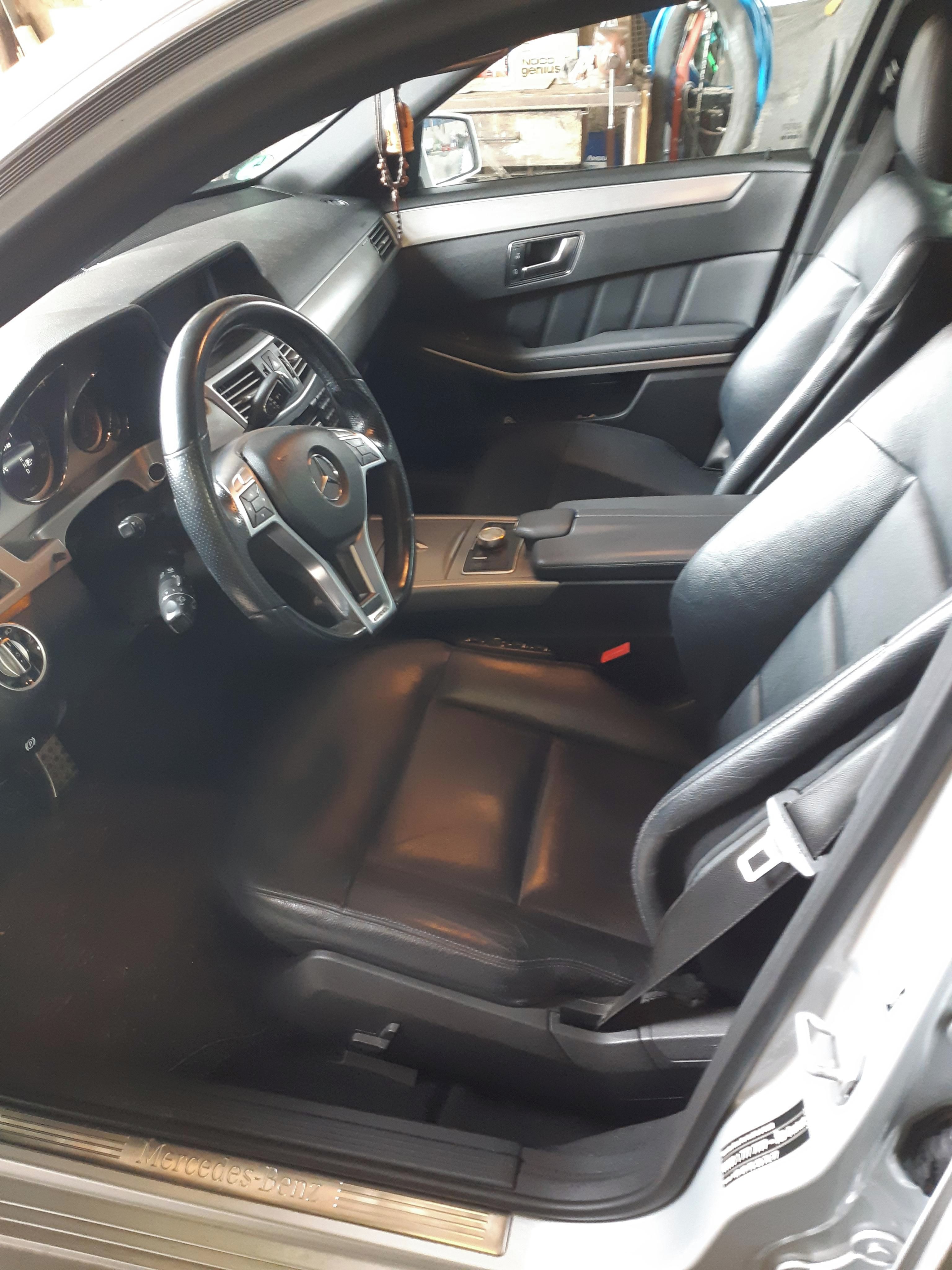 Mercedes-Benz Třídy E, Mercedes 350E 4Matic AMG - fotka 3