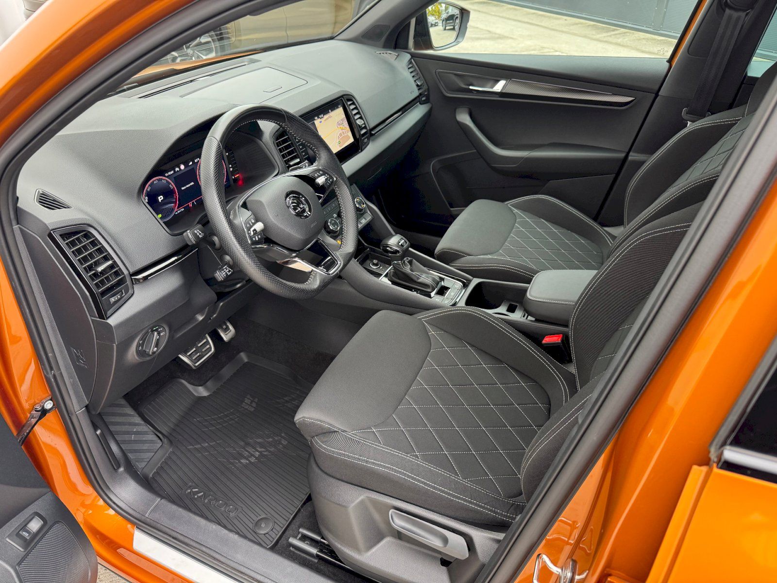 Škoda Karoq, DSG 1.5 TSI 110 kW Sportline E - fotka 6