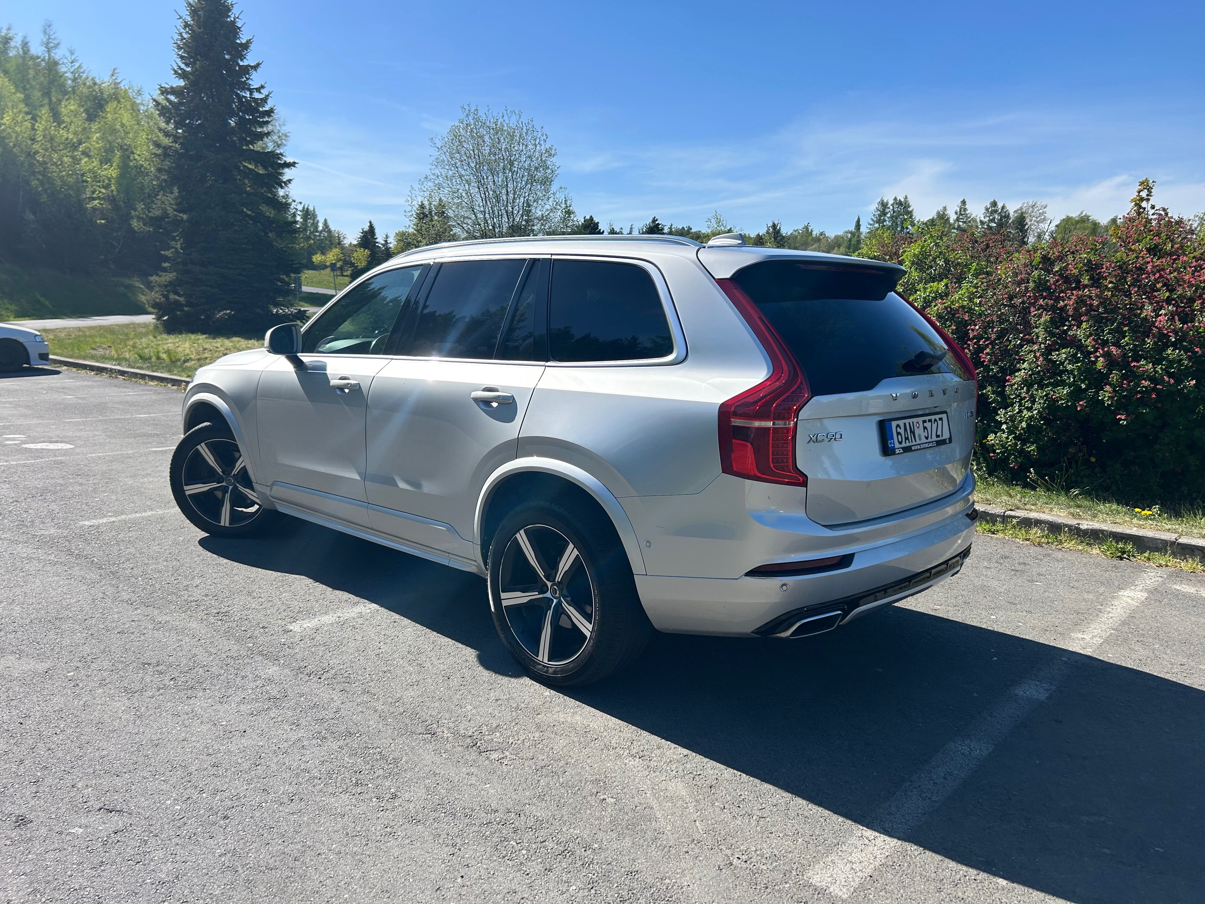 Volvo XC90, D5 R-Design MATRIX_VZDUCH_DPH