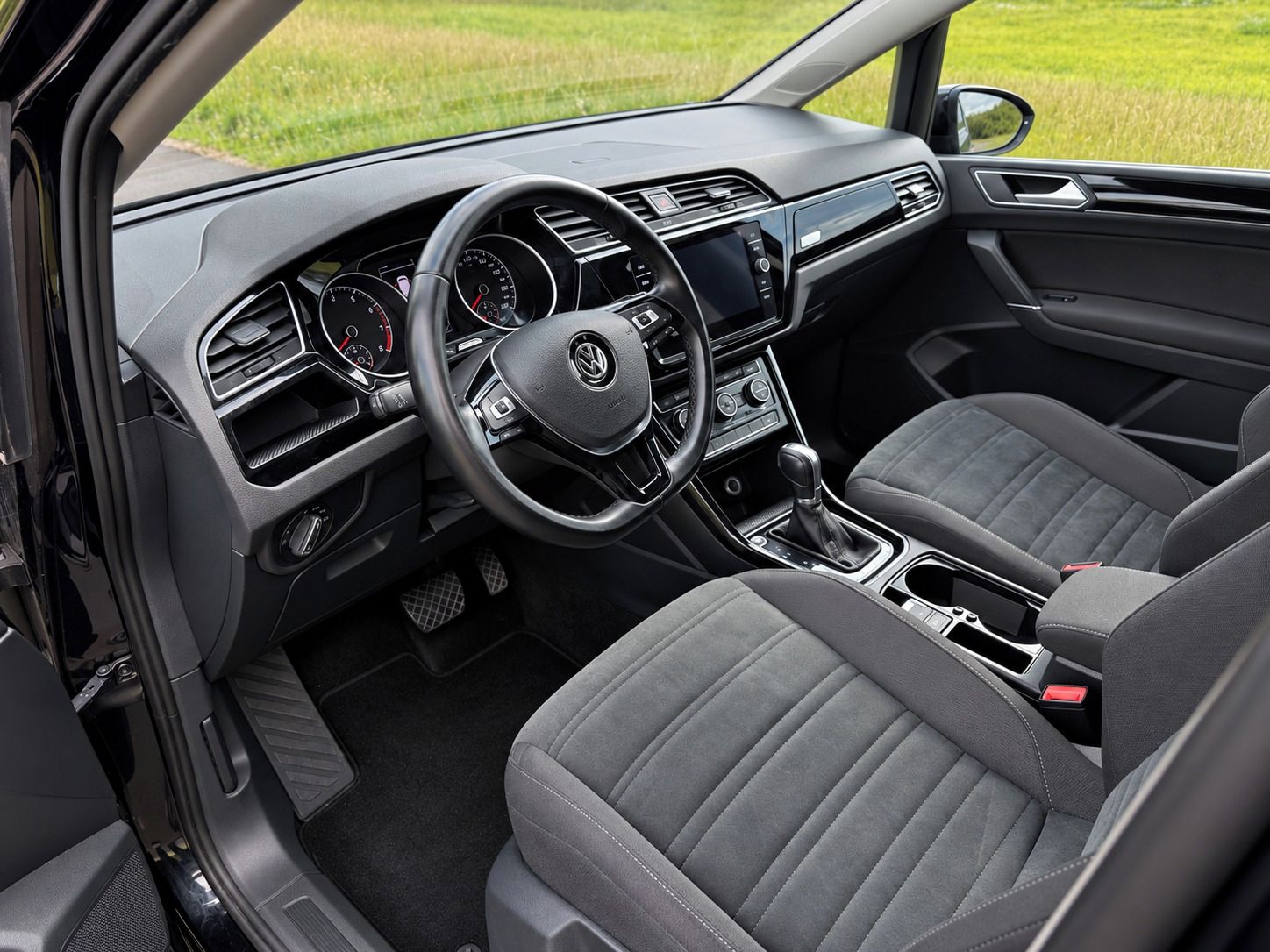 Volkswagen Touran, 1.4 TSI 110kW DSG Serviska - fotka 4