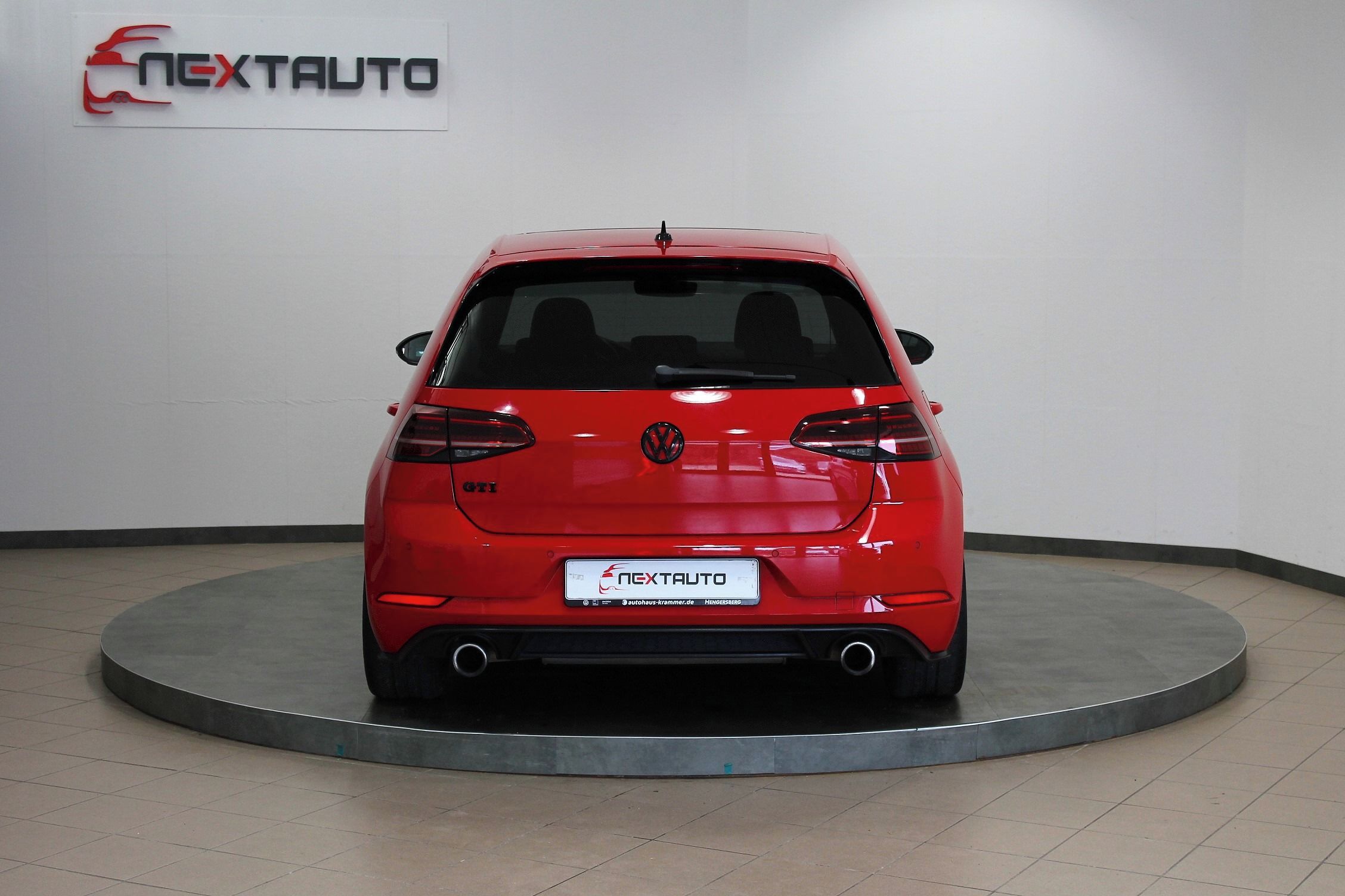 Volkswagen Golf, 2.0TSI 180kW DSG GTI PERFOR. - fotka 4