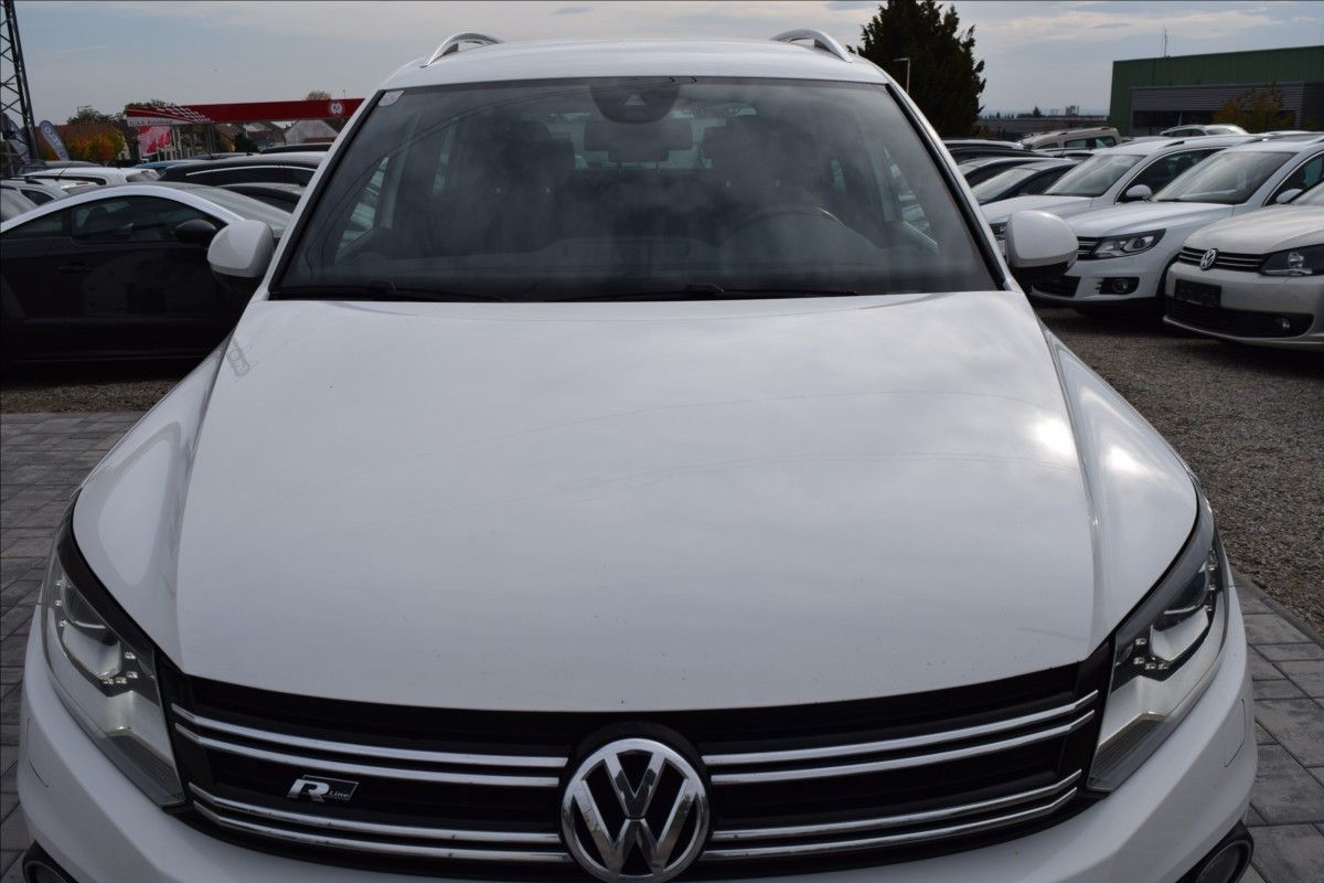 Volkswagen Tiguan, 2,0 TDi 81KW R-LINE - fotka 3