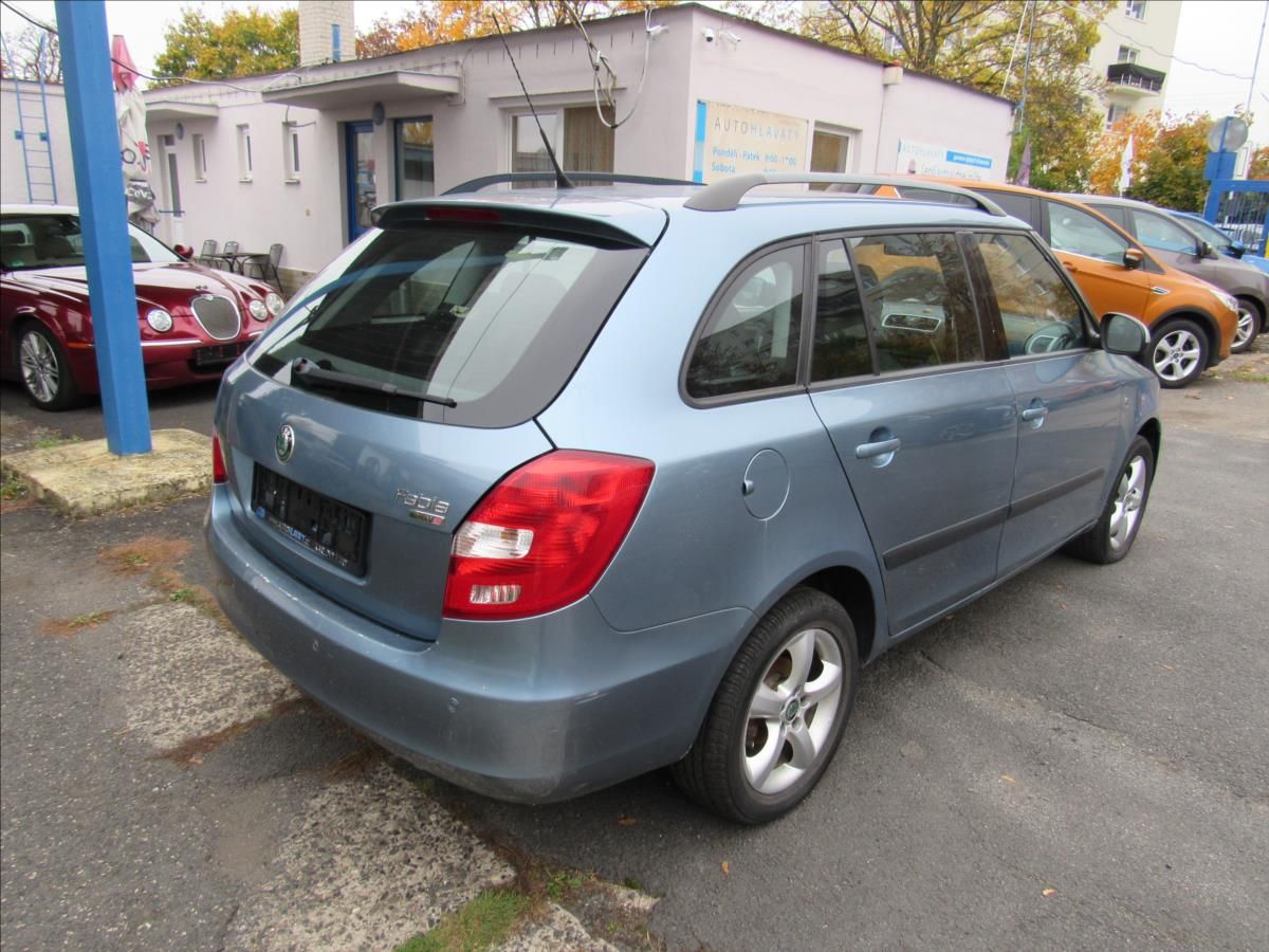 Škoda Fabia, 1,6 i 77kW Combi Ambiente - fotka 6