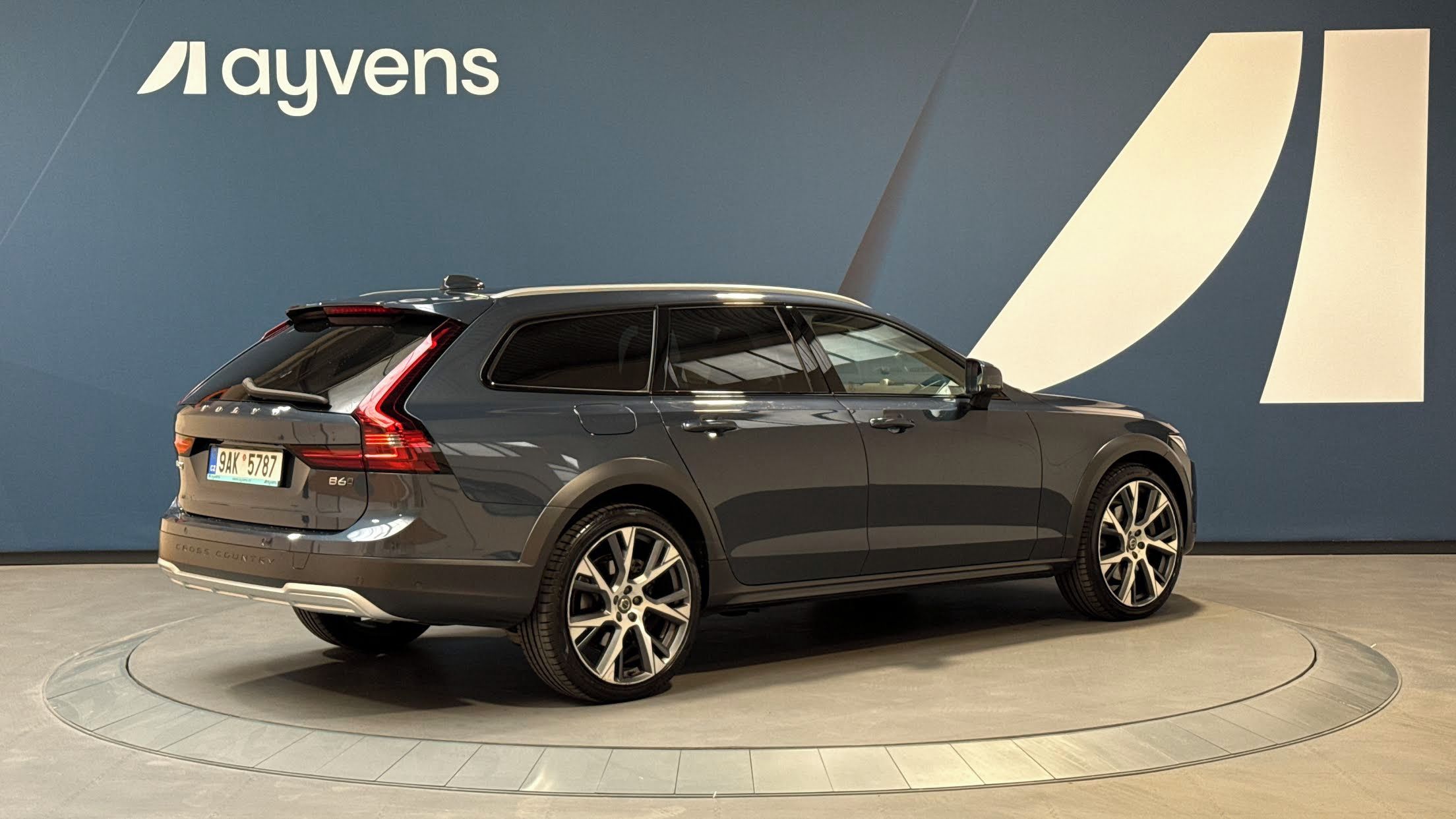 Volvo V90, B6 AWD benzin Ultimate Auto - fotka 2