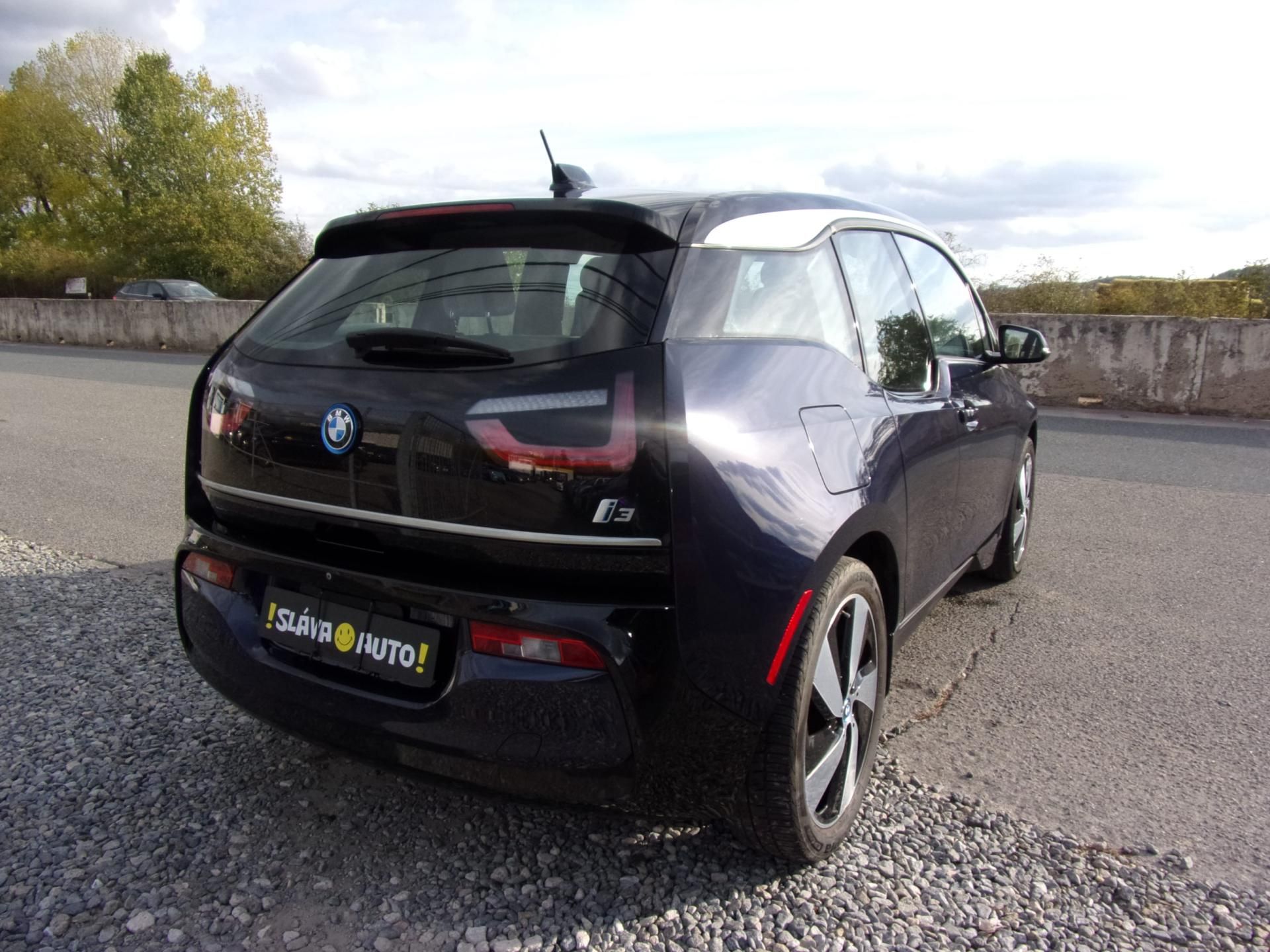 BMW i3, 120Ah 42kWhBEV  NÁJEZD 42000KM - fotka 5