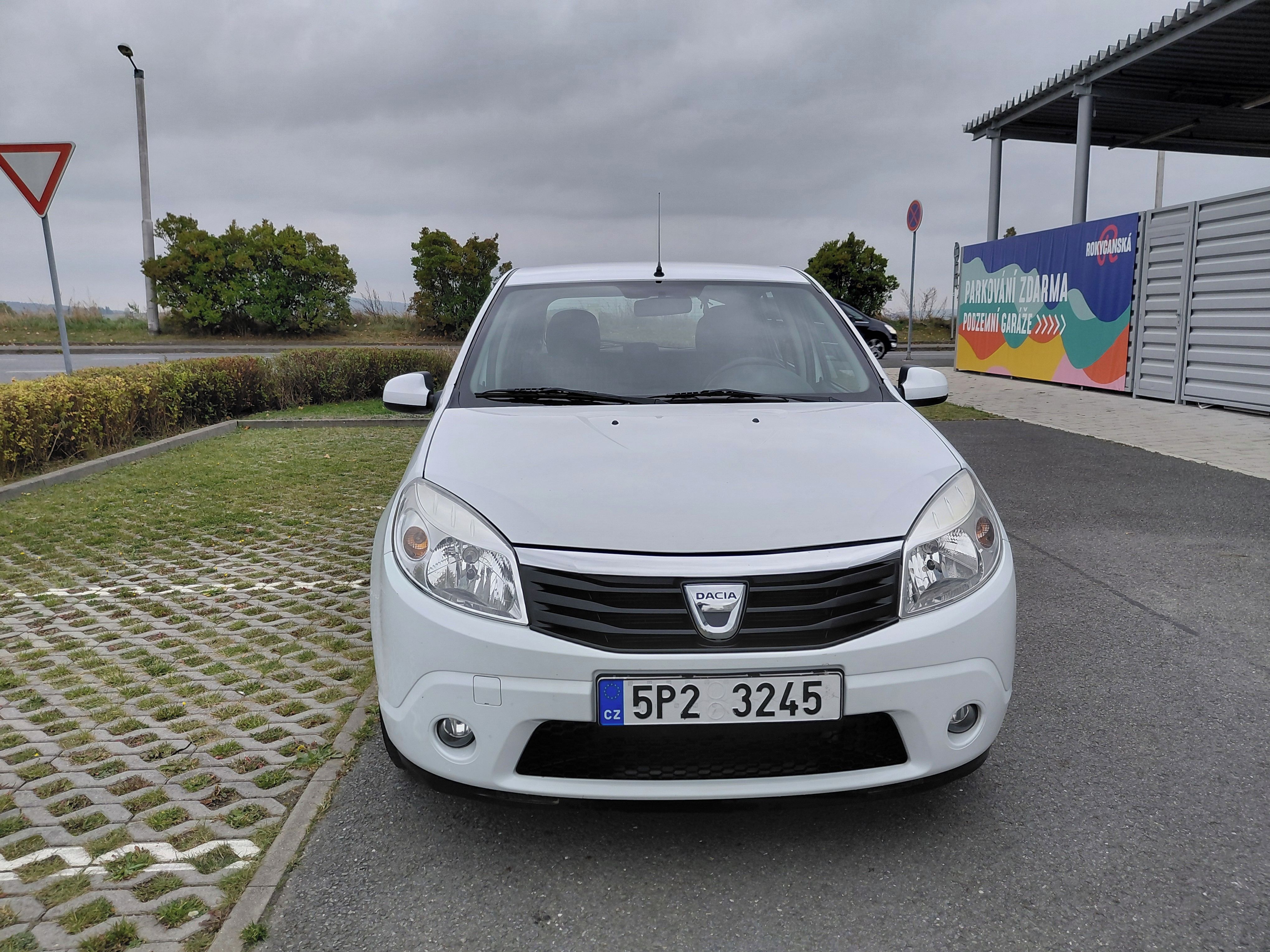 Dacia Sandero, 1.2i 2MAJ PERFEKTNÍ,STK 4/2028 - fotka 2
