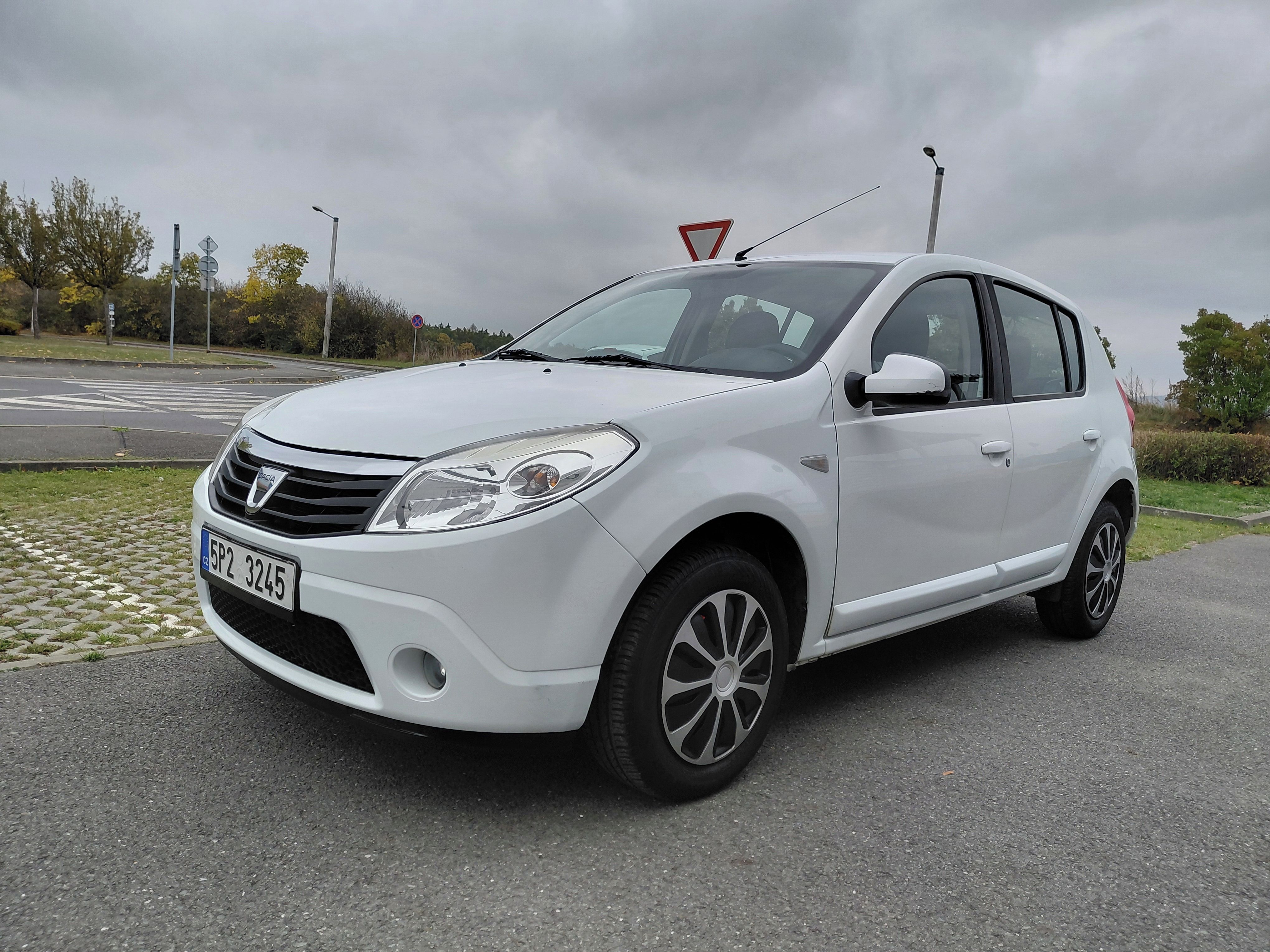 Dacia Sandero, 1.2i 2MAJ PERFEKTNÍ,STK 4/2028 - fotka 3