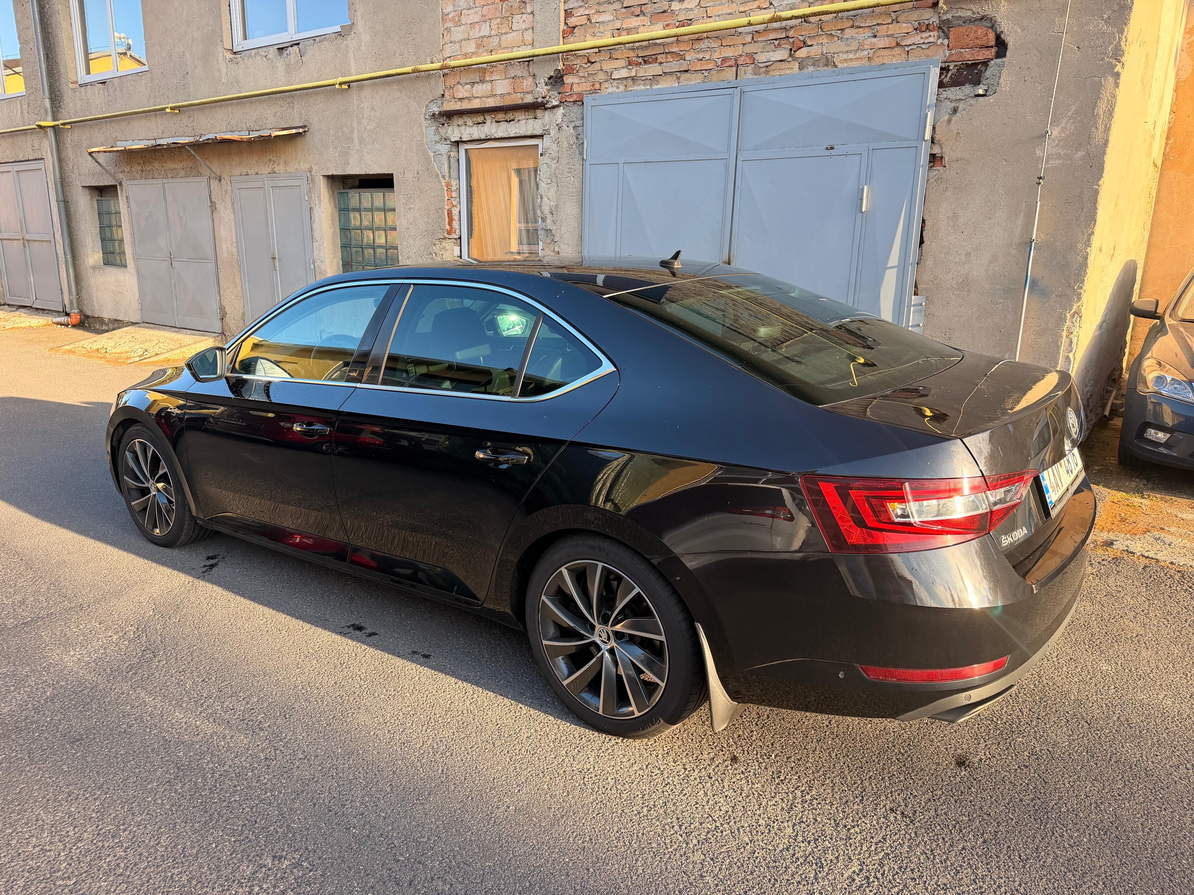 Škoda Superb, L&K 2.0 TSI 206 kW 4x4 DSG - fotka 6