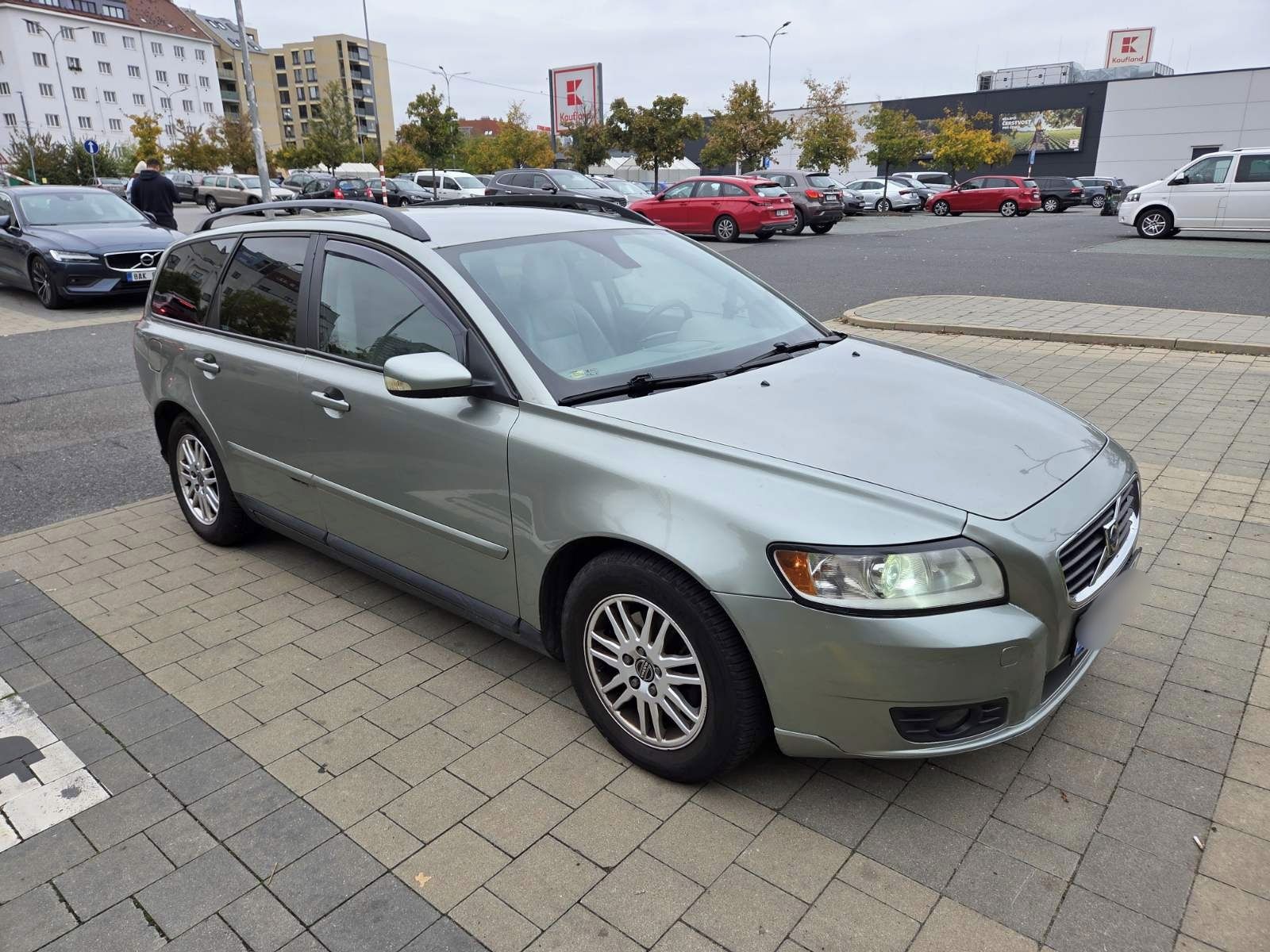 Volvo V50, 1.6 nafta, kůže, klima - fotka 3