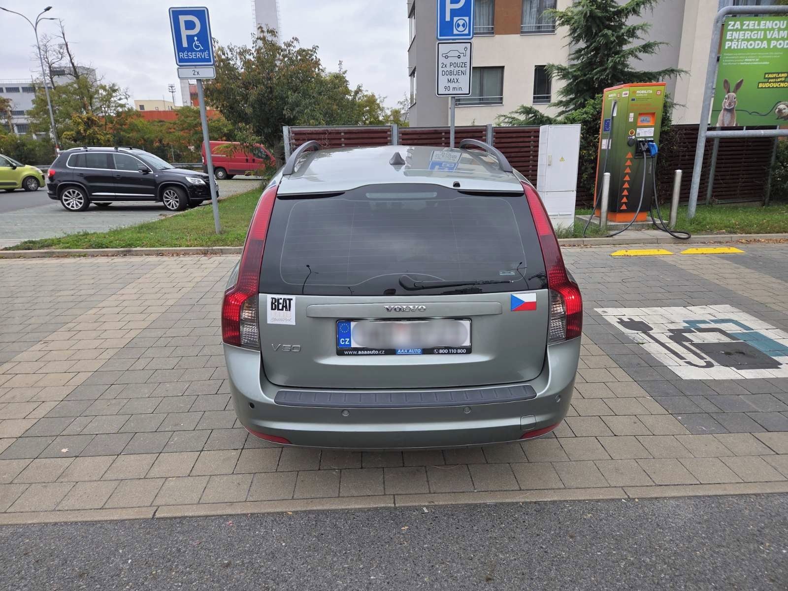 Volvo V50, 1.6 nafta, kůže, klima - fotka 5