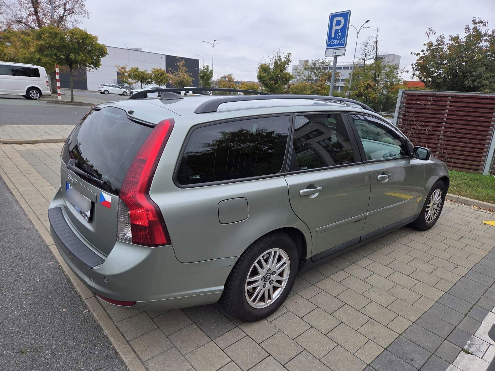 Volvo V50, 1.6 nafta, kůže, klima - fotka 4
