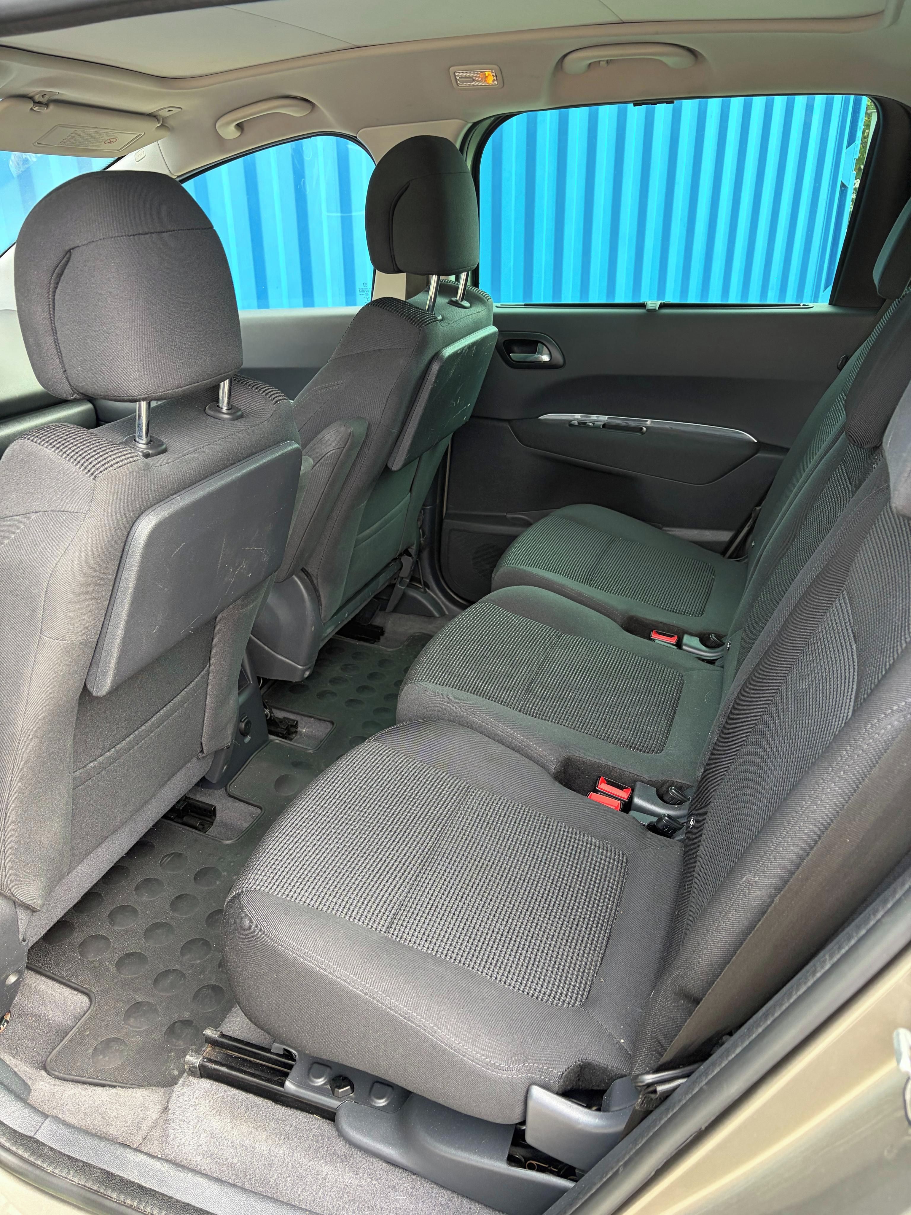 Peugeot 5008 - fotka 4