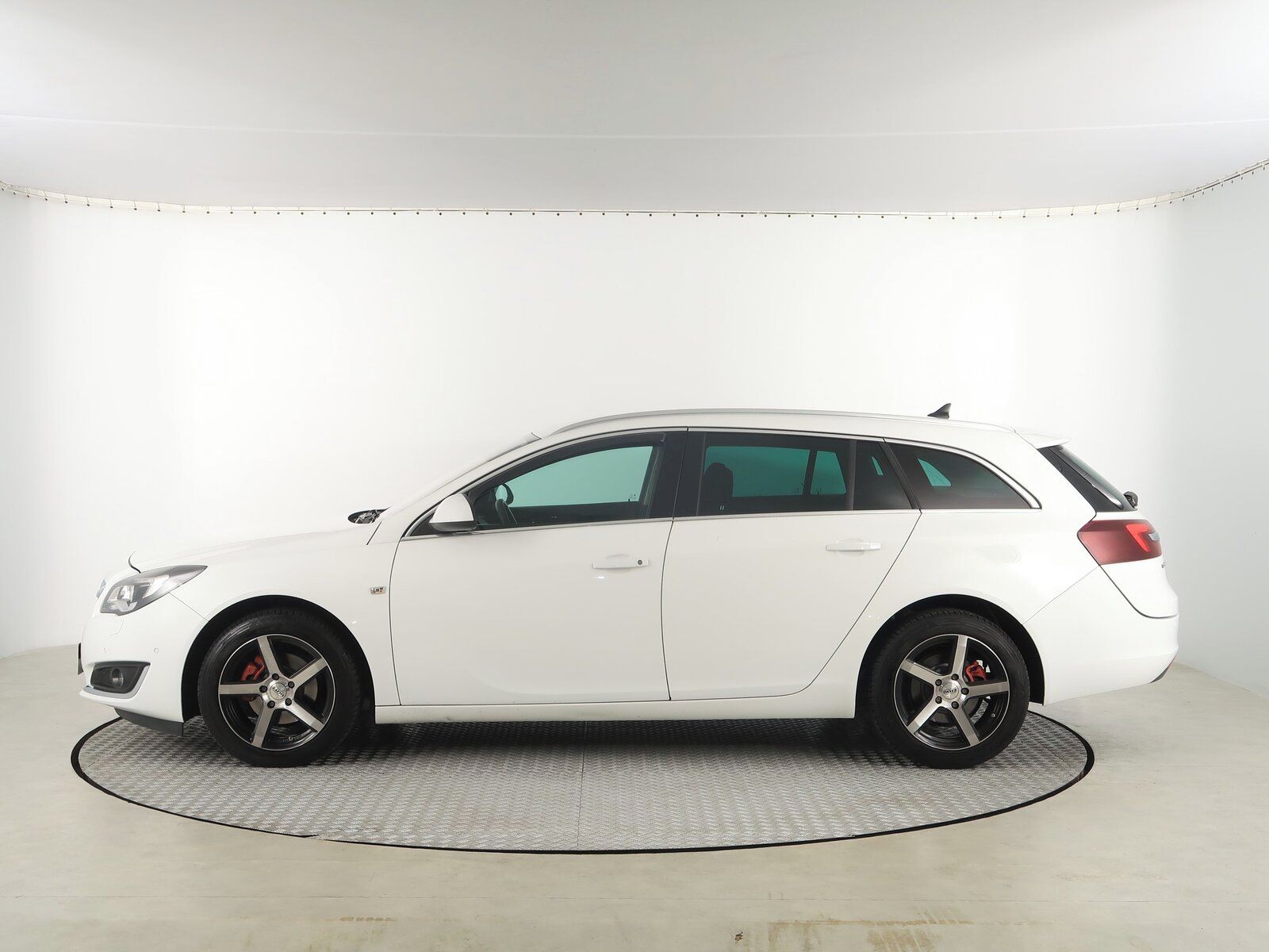 Opel Insignia, 1.6 CDTI, Navi, Xenony - fotka 3