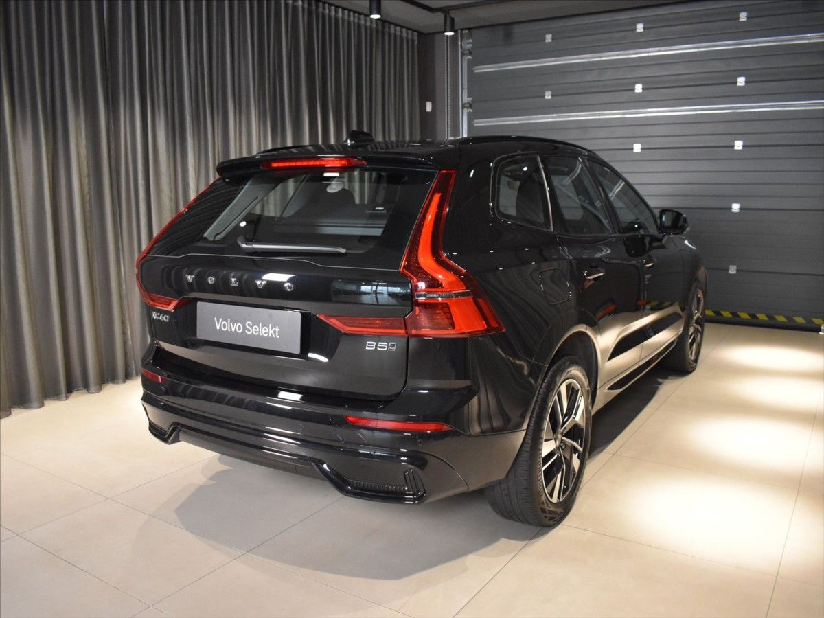 Volvo XC60, 2,0 B5 AWD PLUS bezklíč,BLIS - fotka 4
