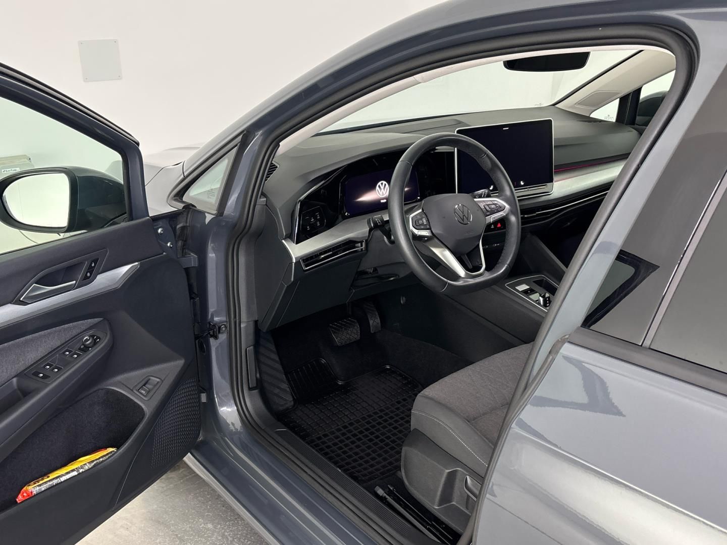 Volkswagen Golf, 1.5 eTSi / 85 kW Life DSG - fotka 6