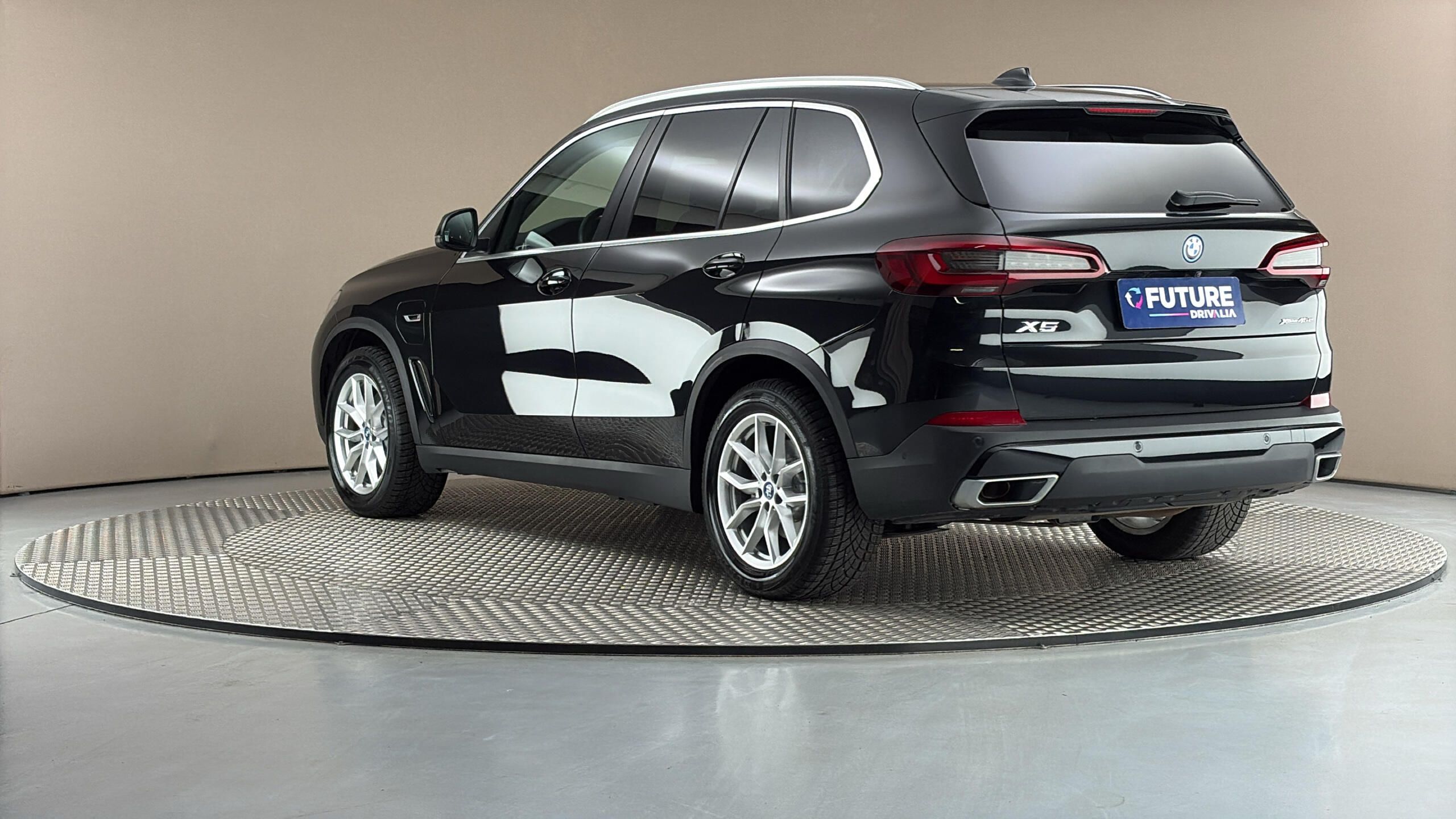 BMW X5, 45e AUT xDrive - fotka 2