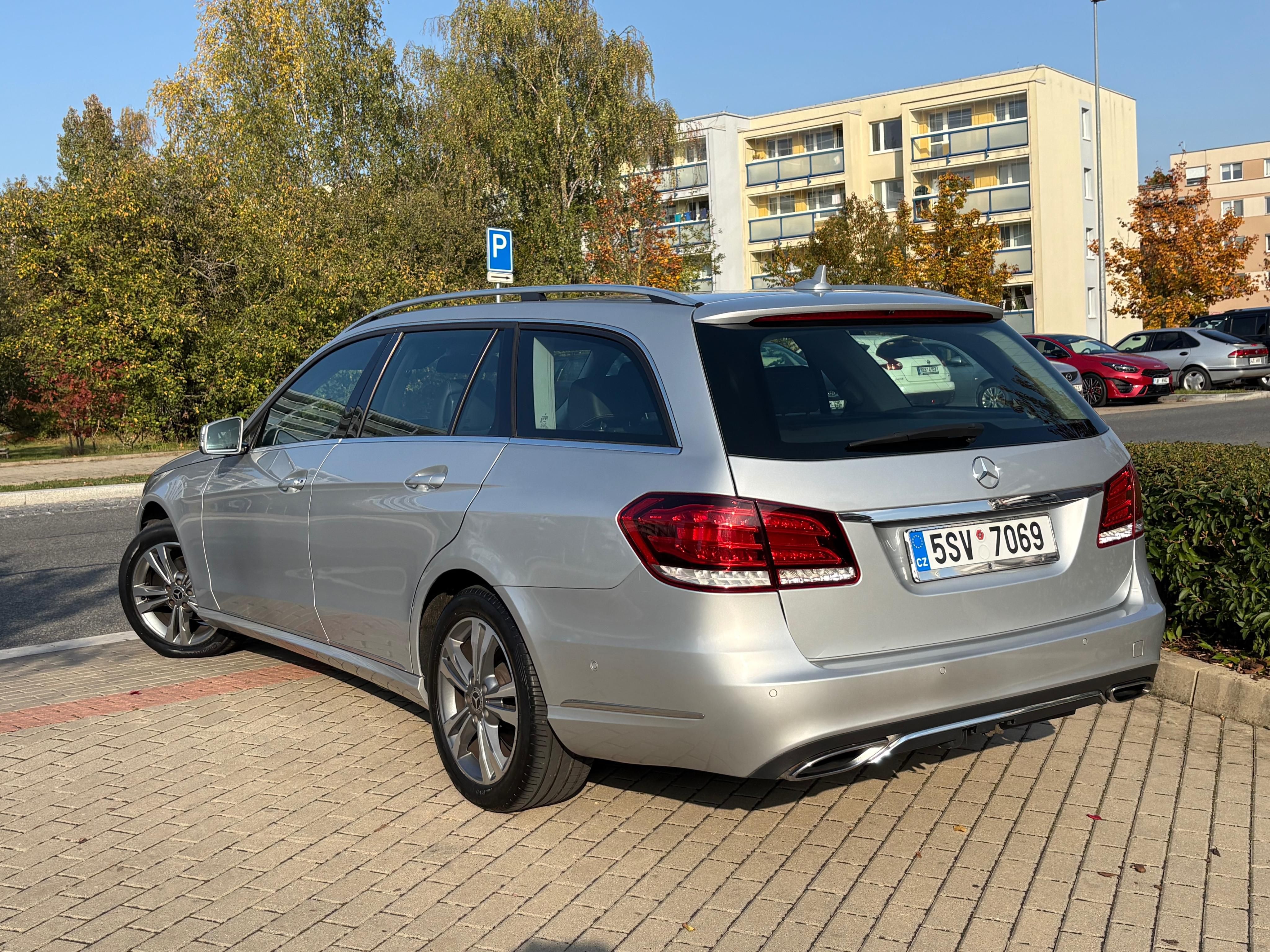 Mercedes-Benz Třídy E, E200d Automat - fotka 4