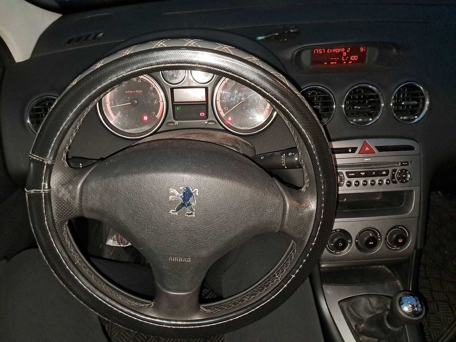 Peugeot 308, 1.4 VTi, Tažné, jezdí výborně - fotka 3