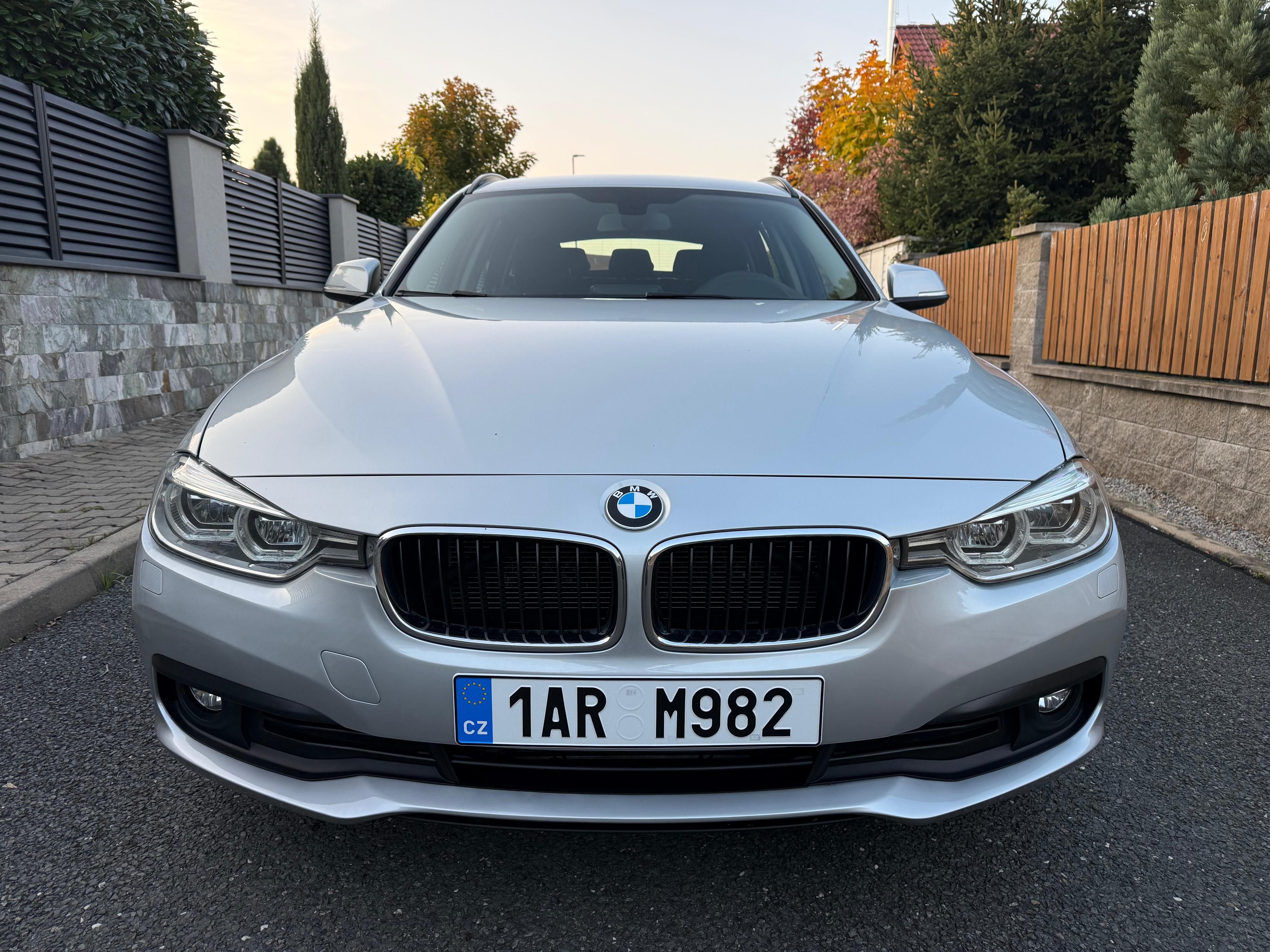 BMW Řada 3, 320 xDrive - fotka 2