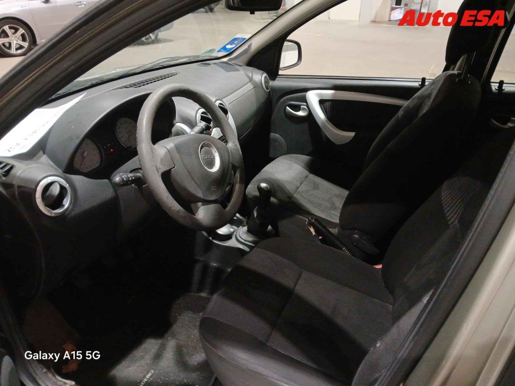 Dacia Sandero, 1.6i - fotka 3