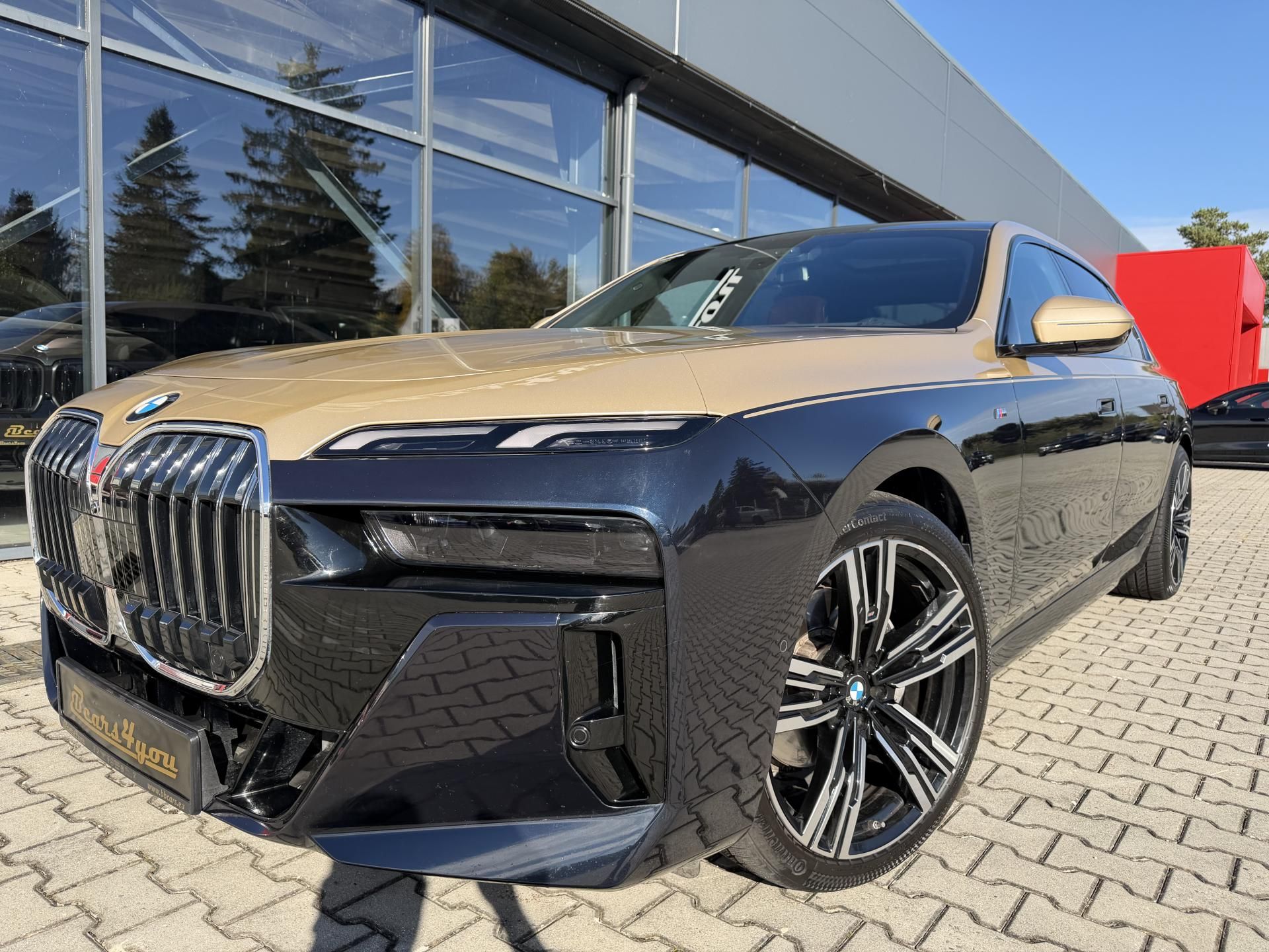BMW Řada 7, 40XD 220kW M-PAKET INDIVIDUAL!