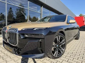 BMW Řada 7, 40XD 220kW M-PAKET INDIVIDUAL!