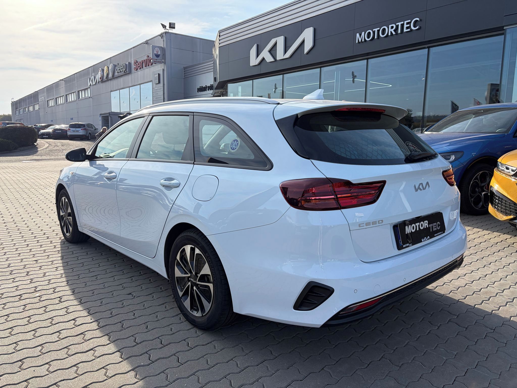 Kia Cee´d, 1.5 T-GDi SW 7DCT SPIN - fotka 4