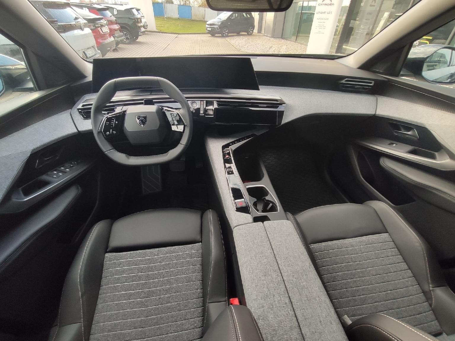 Peugeot 3008, BUSINESS 1.2 145k celoročky - fotka 2
