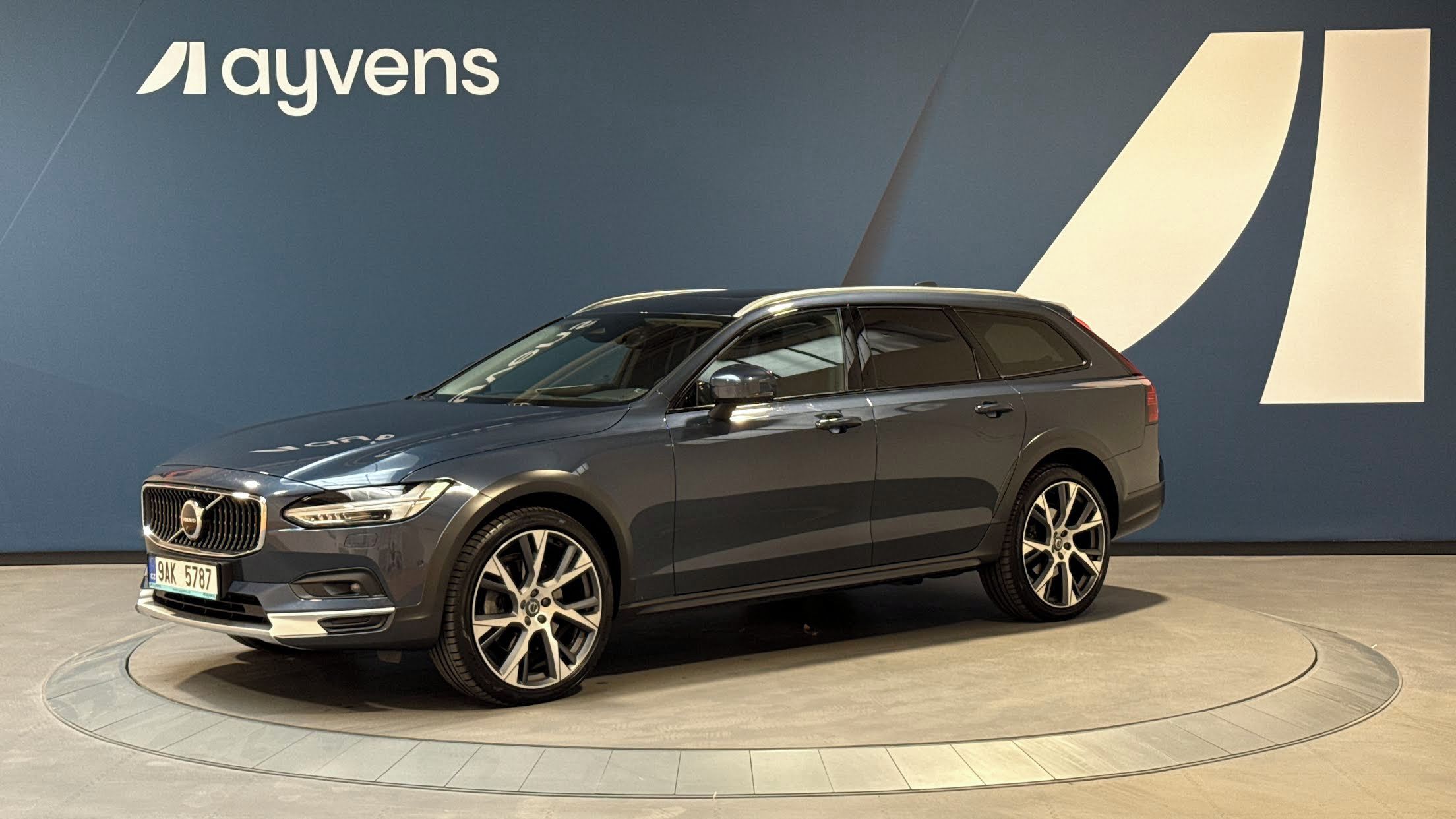 Volvo V90, B6 AWD benzin Ultimate Auto - fotka 4