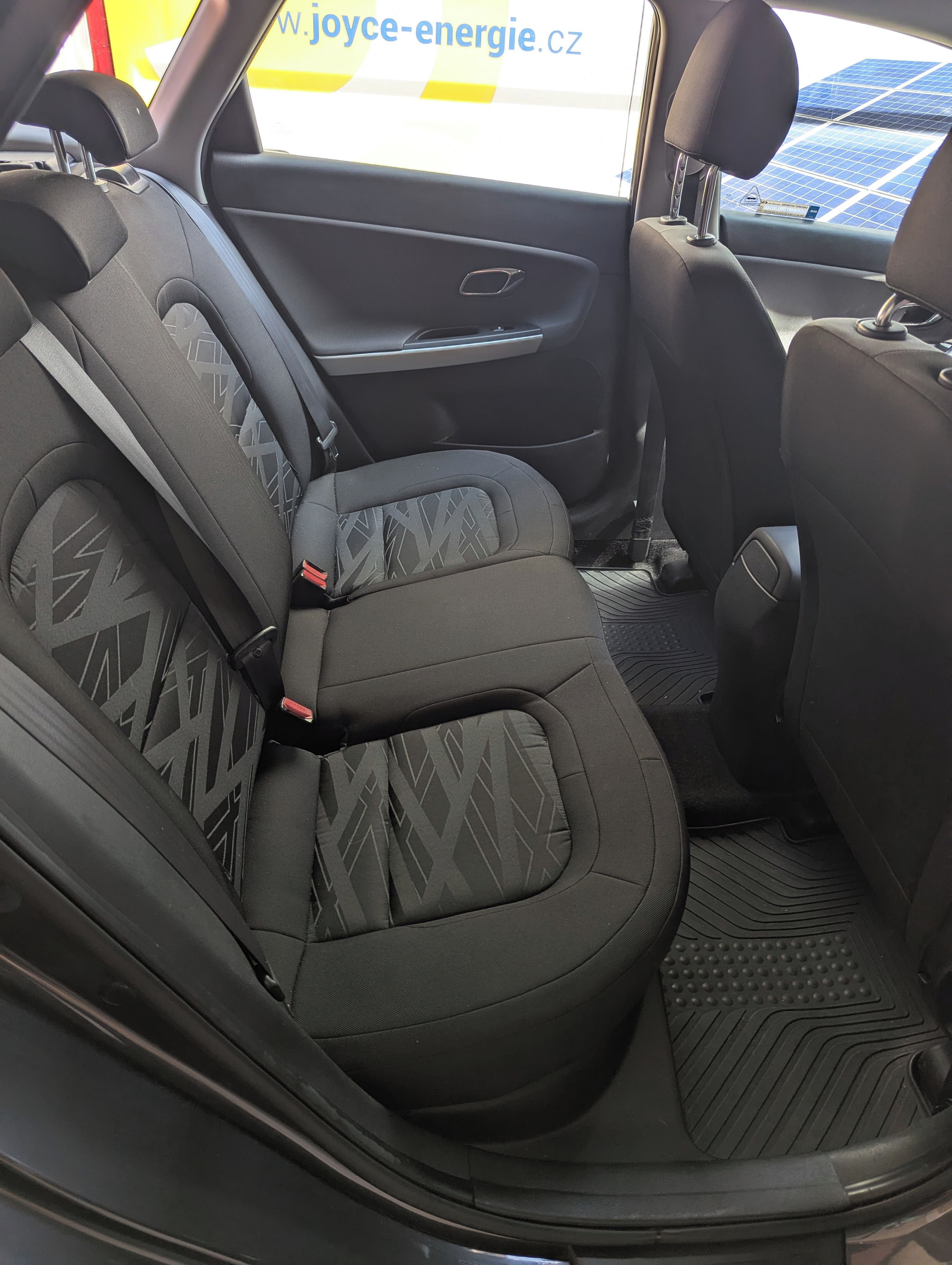 Kia Cee´d, 1.6.GDI,99kW,2014 -servisováno - fotka 2