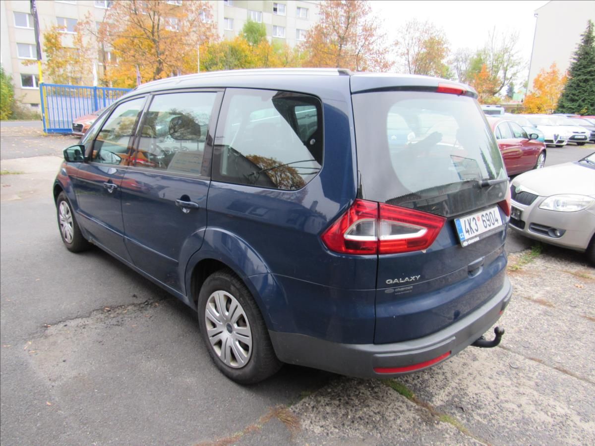 Ford Galaxy, 2,0 i Comfort 107KW 7 Míst - fotka 4