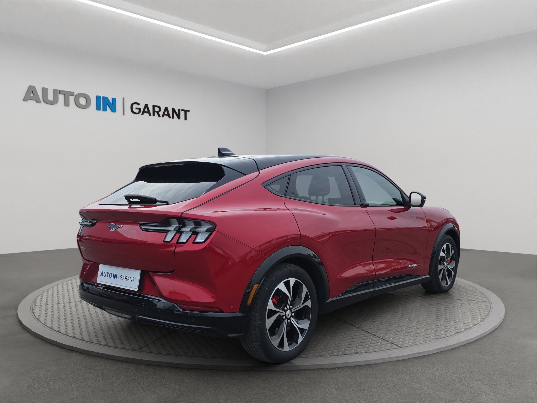 Ford Mustang Mach-E, Extended Range, 4x4, 98kWh - fotka 5