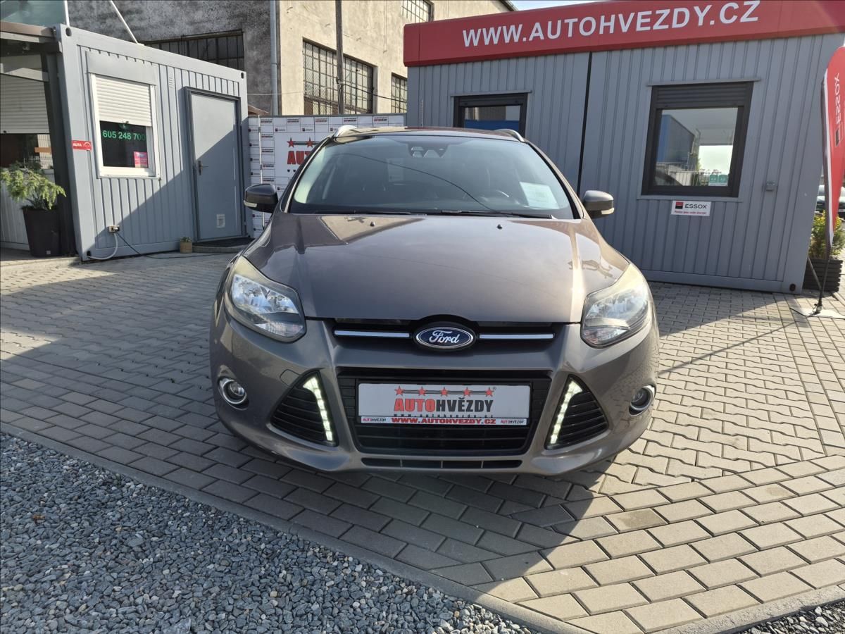 Ford Focus, 1,6 EcoBoost Titanium ČR 2.maj - fotka 6