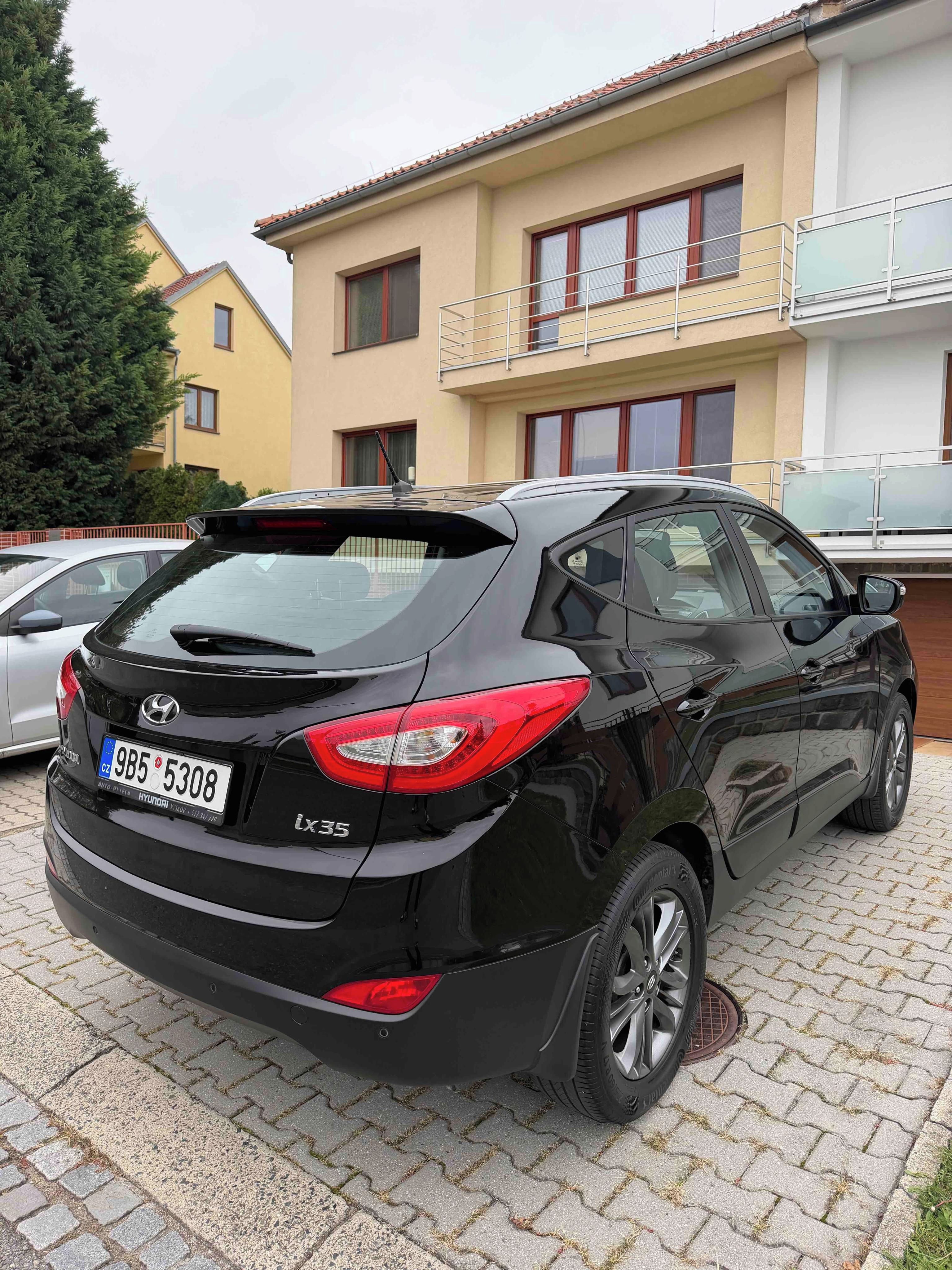 Hyundai ix35, 1.6, vyhřívané sedačky/volat - fotka 4