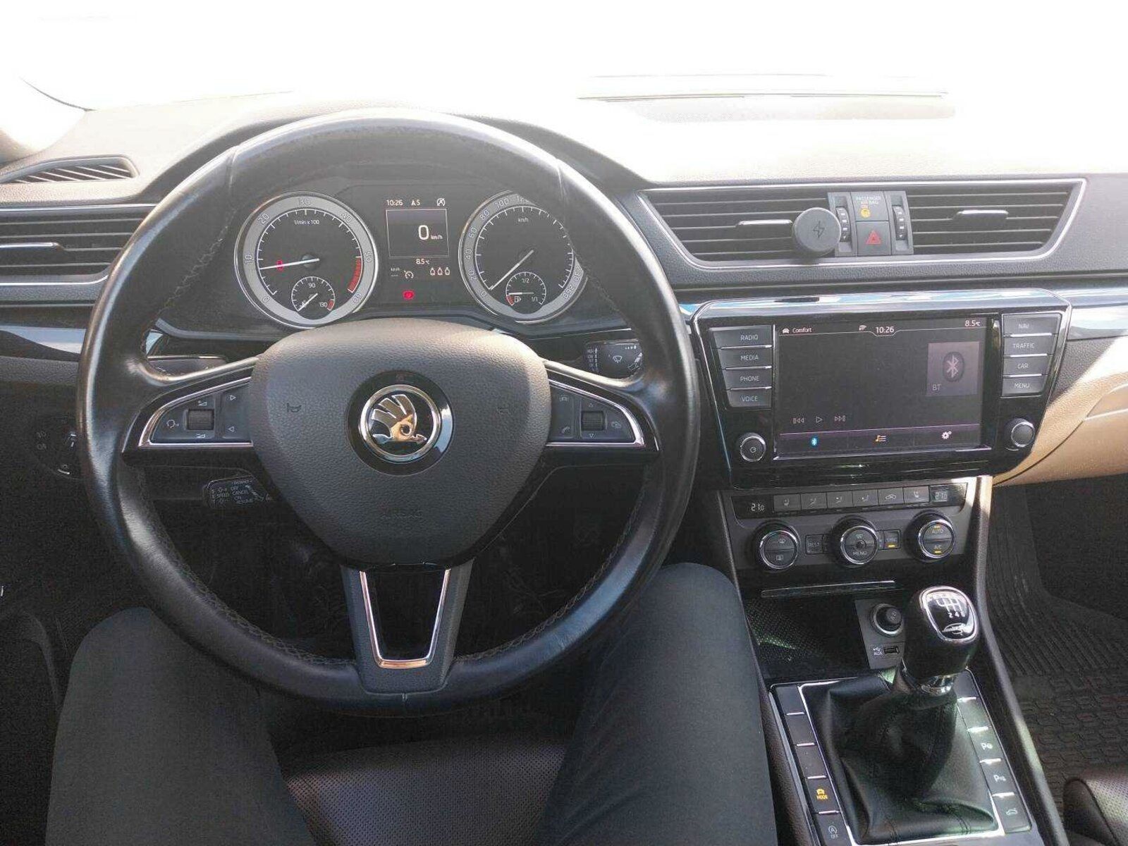 Škoda Superb, 2.0 TDI, Laurin&Klement, Kůže - fotka 3