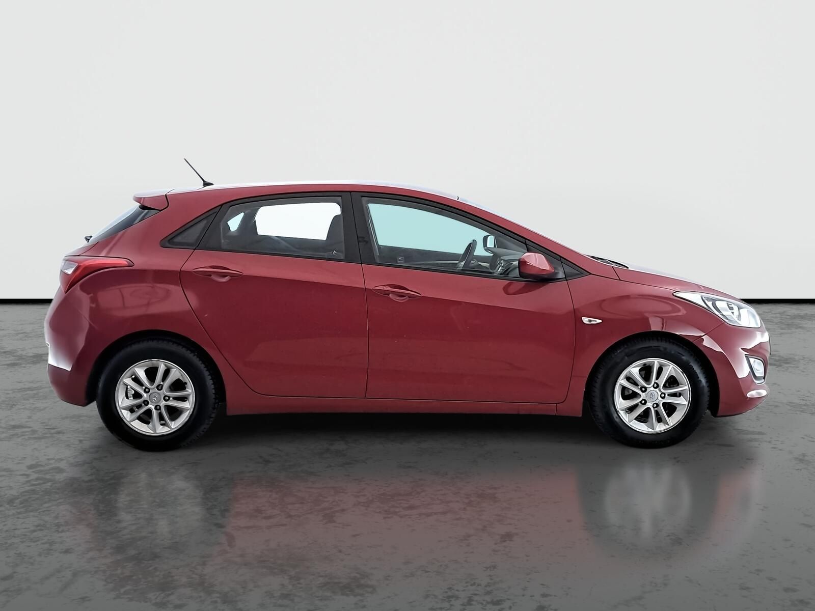Hyundai i30, 1.4 CVVT, Klima, El. okna - fotka 6