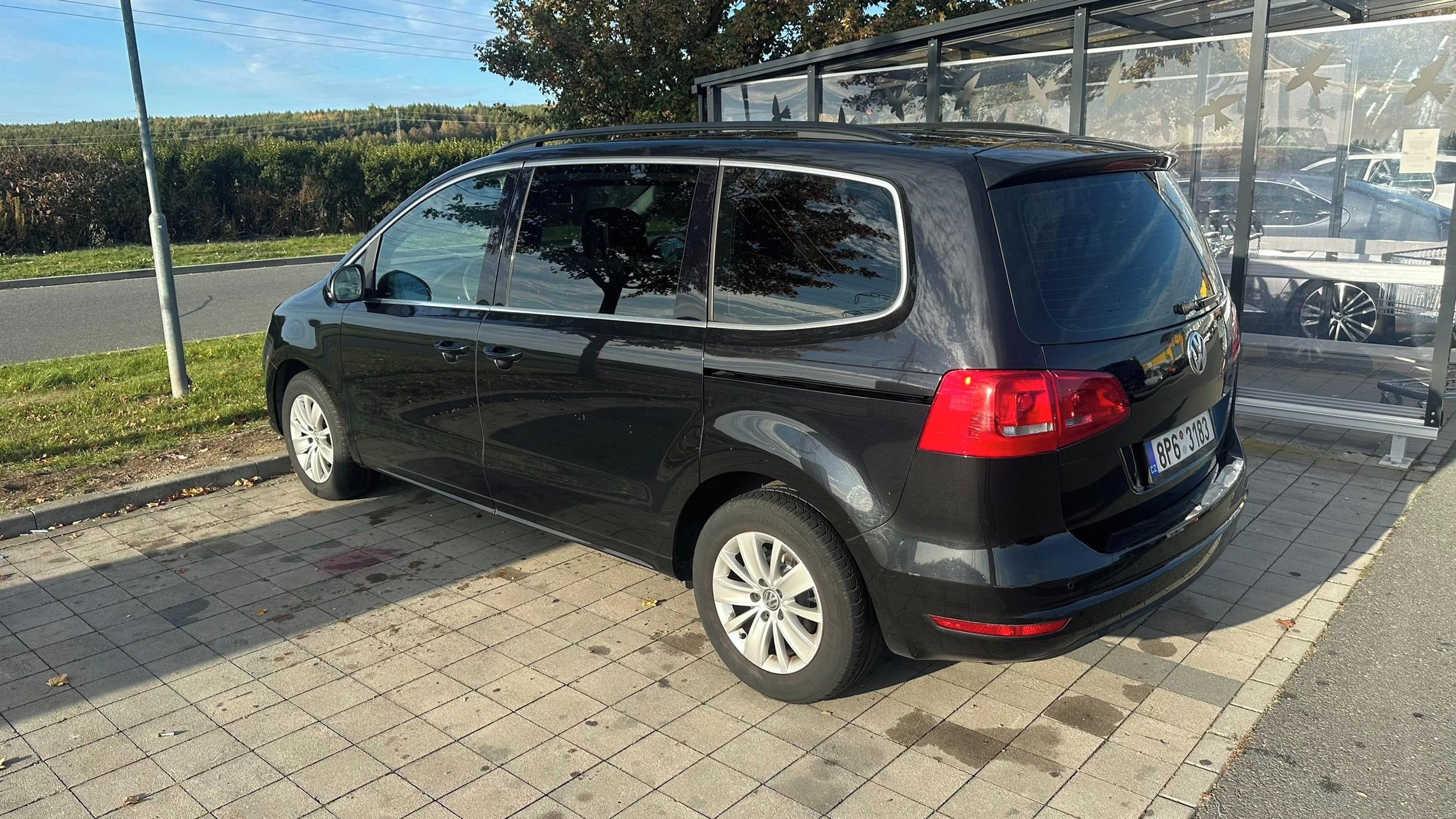 Volkswagen Sharan, 2.0 TDI, 103kW, 7 míst, tažné - fotka 3