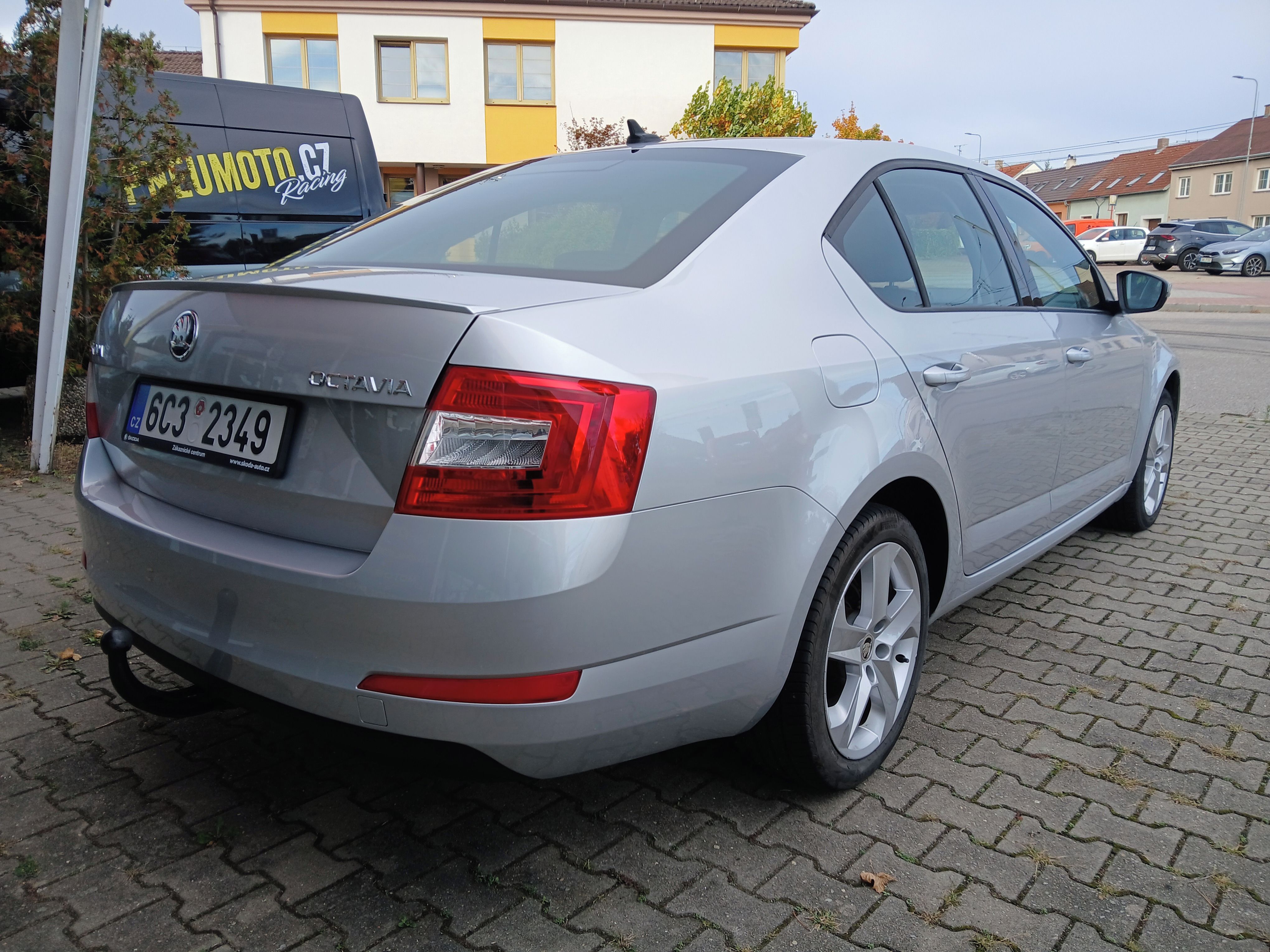 Škoda Octavia, 1.8TSI, 132kW, manuál, 1.maj. - fotka 5